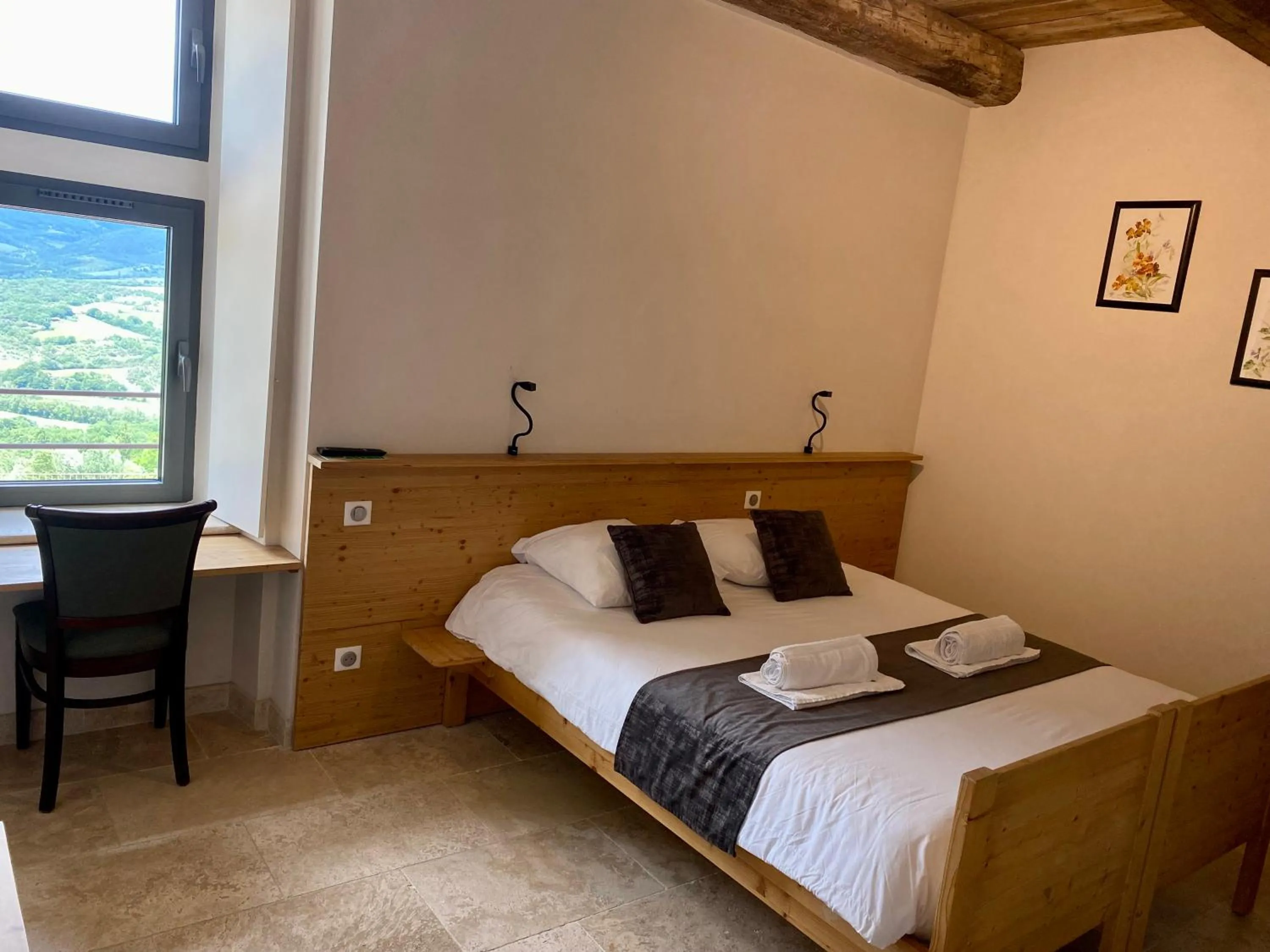 Bed in Château du Poët-Célard