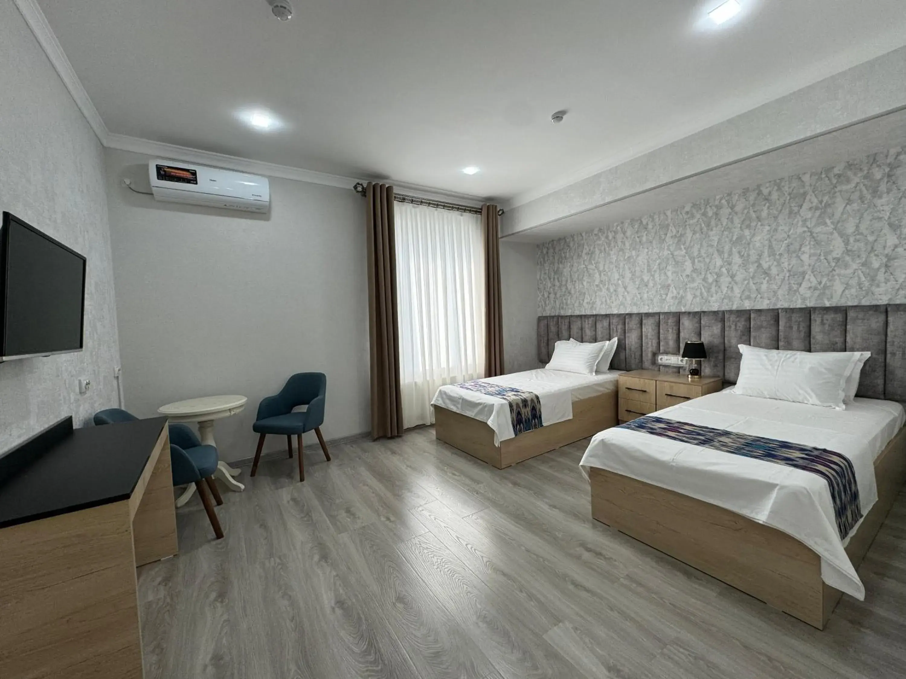 Photo of the whole room, Bed in DSF GARDEN HOTEL Photo of the whole room, Bed in DSF GARDEN HOTEL