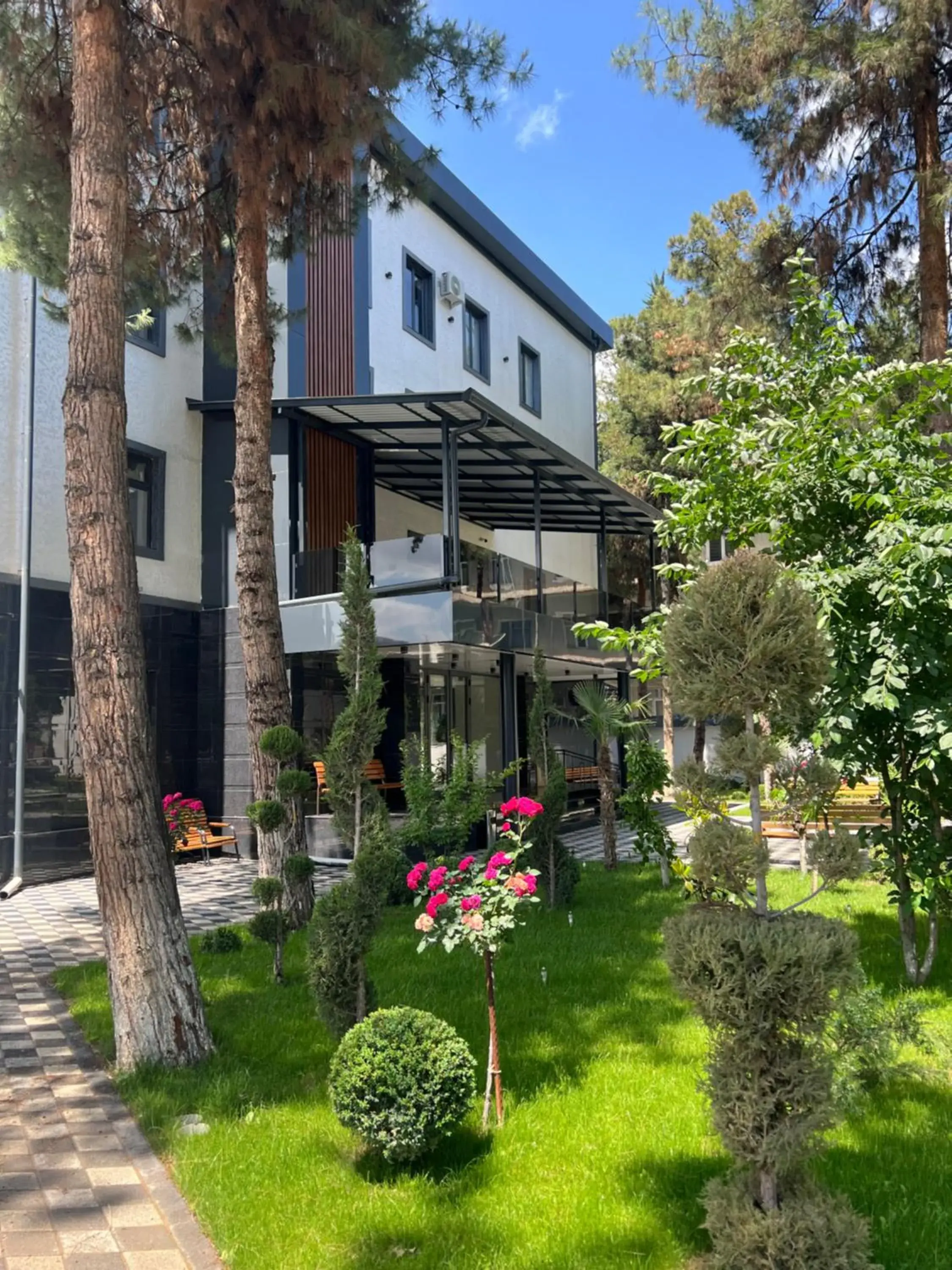 Garden view in DSF GARDEN HOTEL Garden view in DSF GARDEN HOTEL