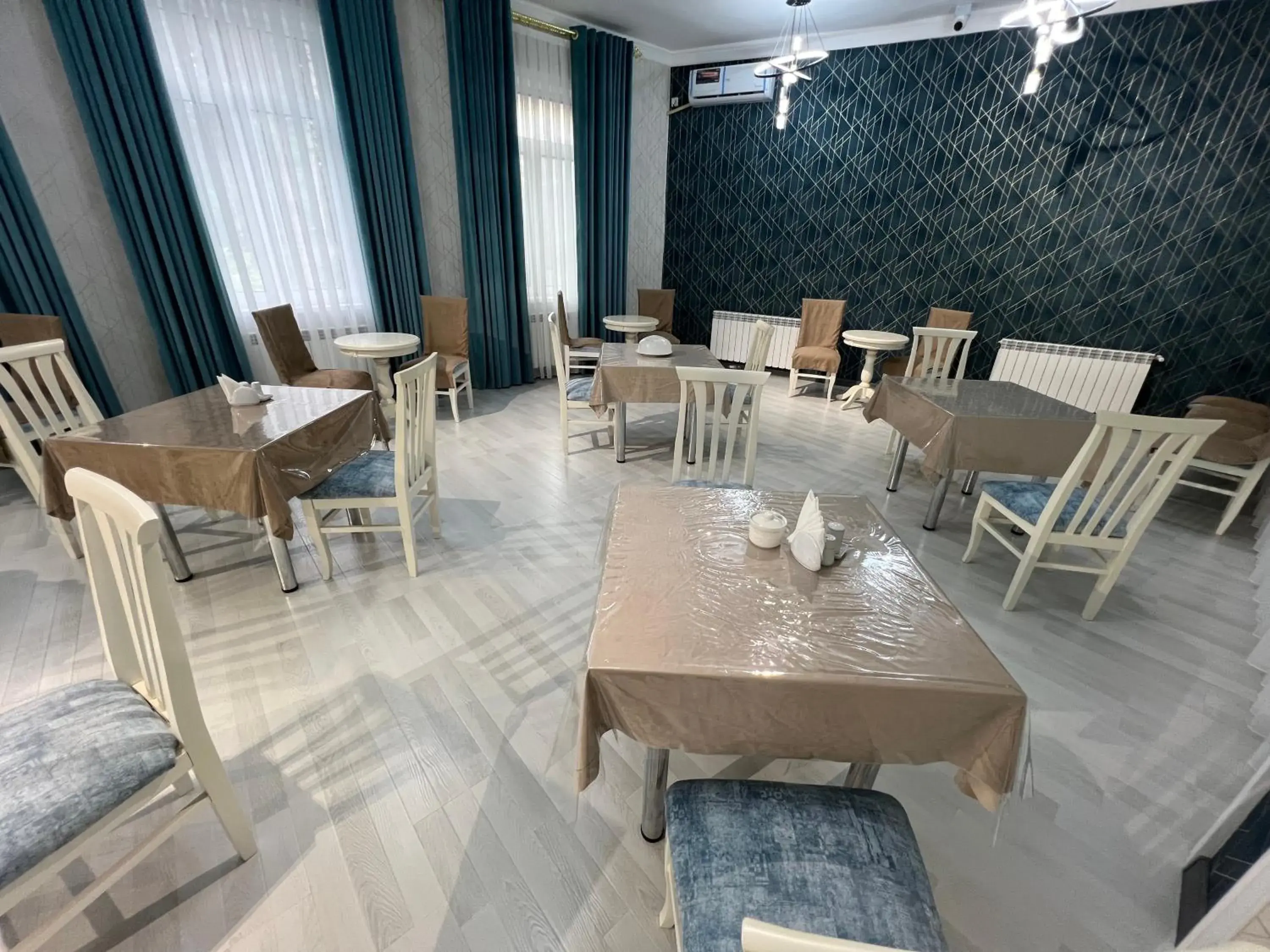 Restaurant/places to eat in DSF GARDEN HOTEL Restaurant/places to eat in DSF GARDEN HOTEL