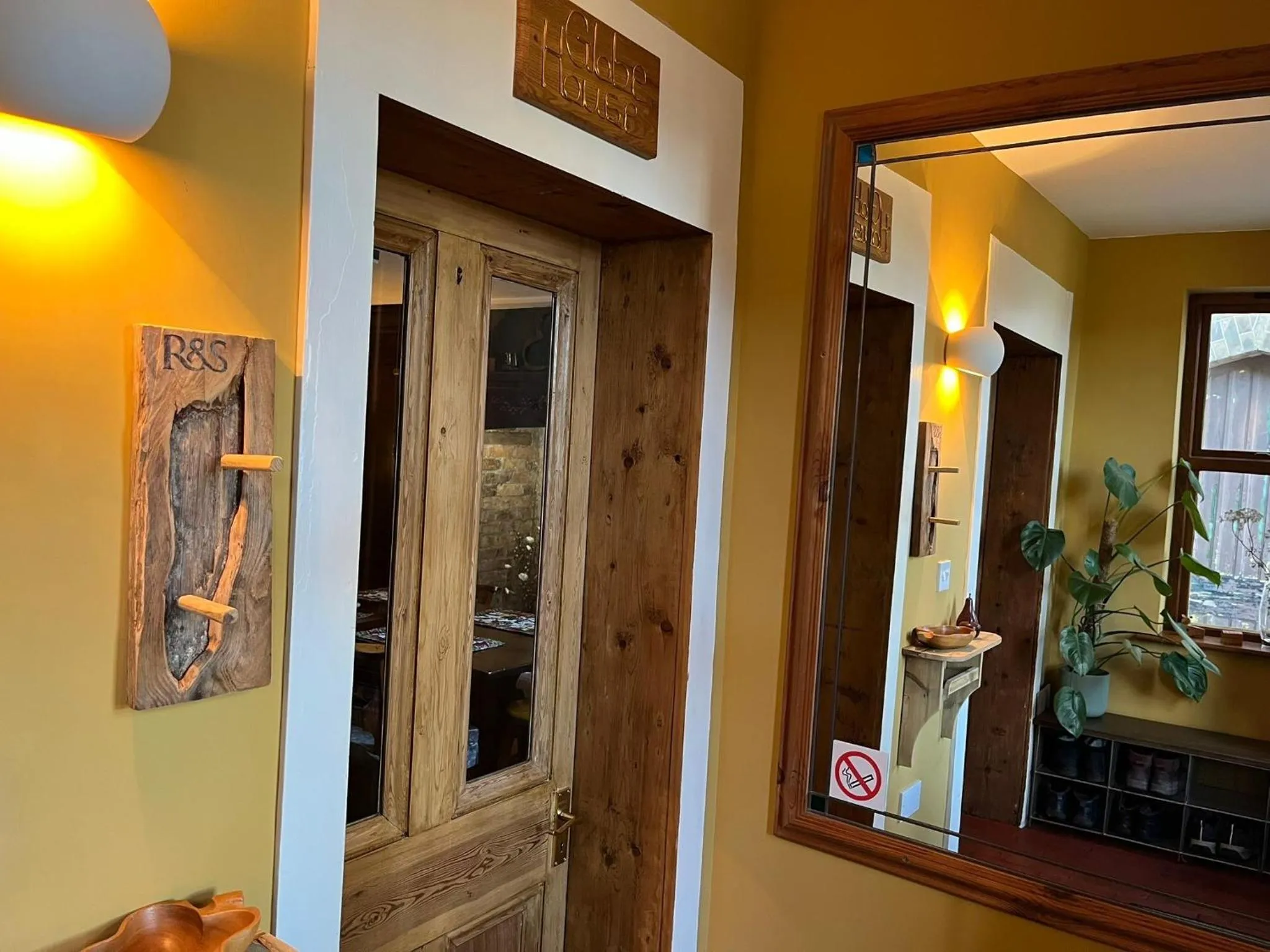 Facade/entrance in The Globe House