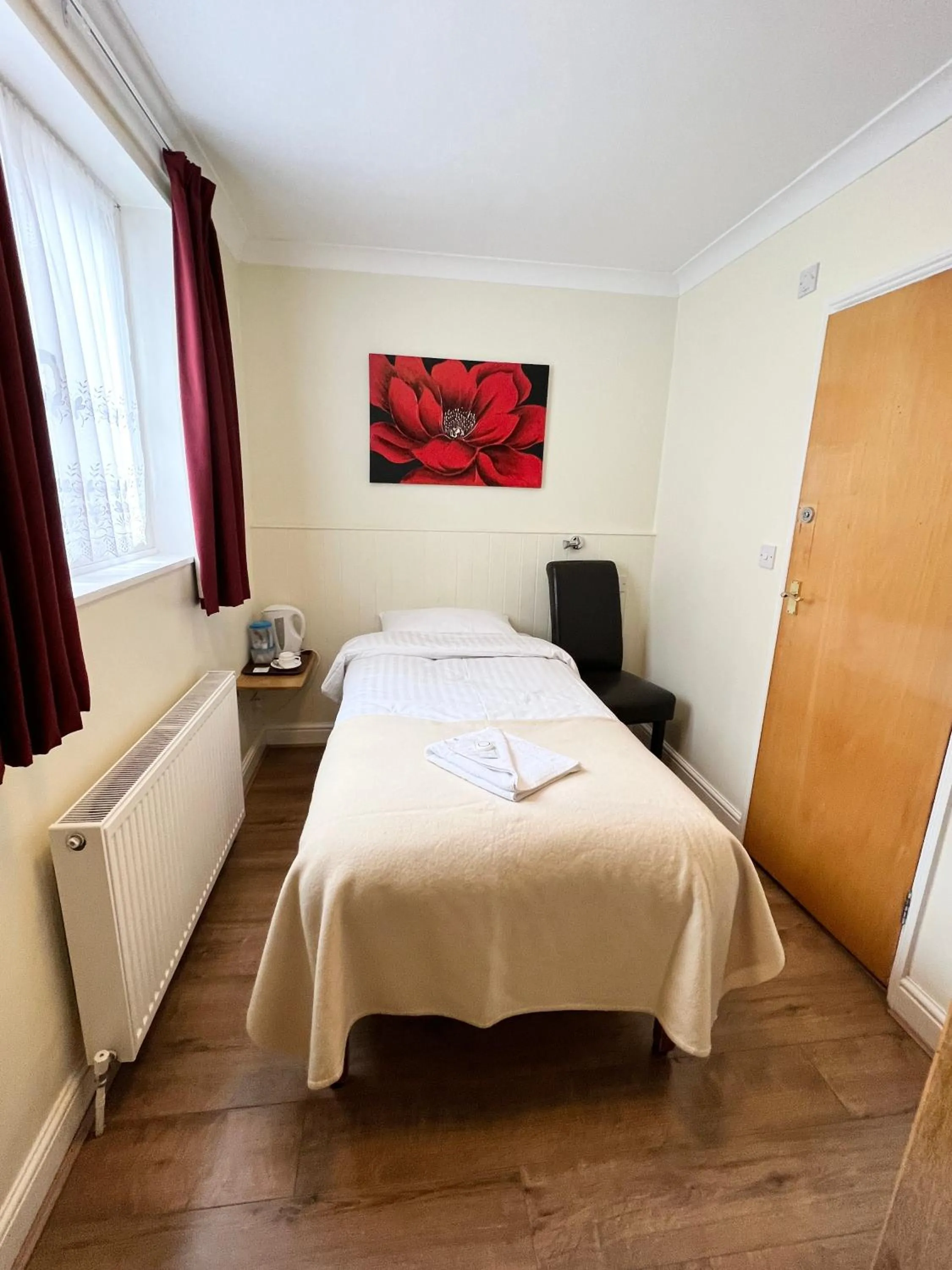 Bed in Melbourne House Hotel