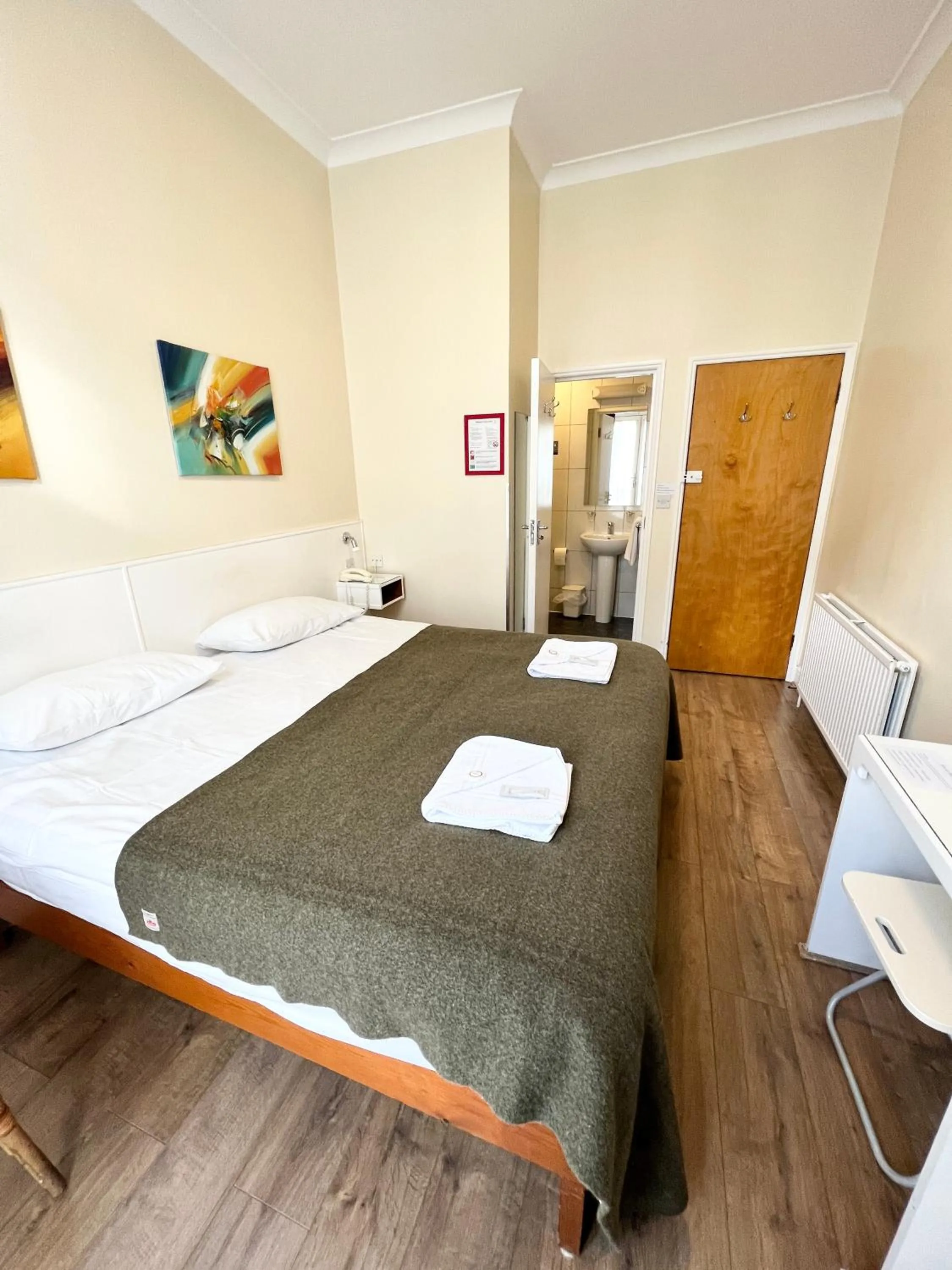 Bed in Melbourne House Hotel