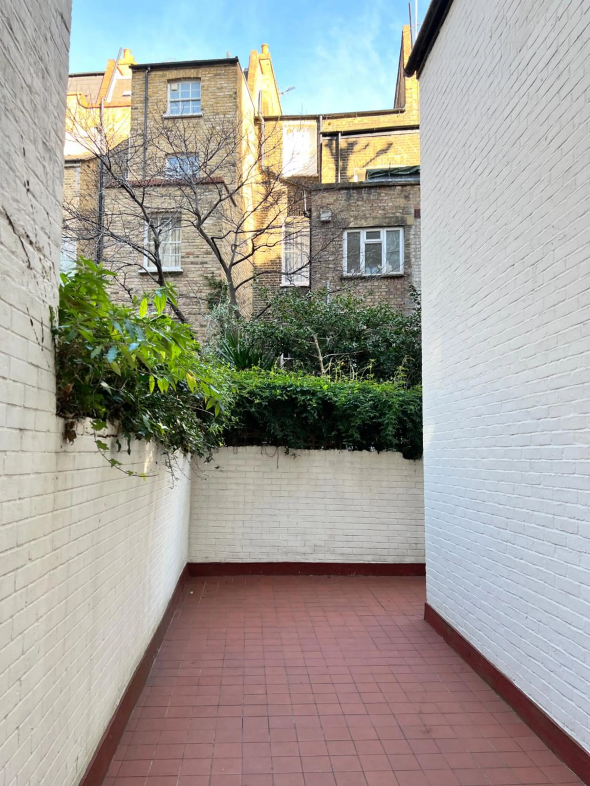 Property building in Melbourne House Hotel