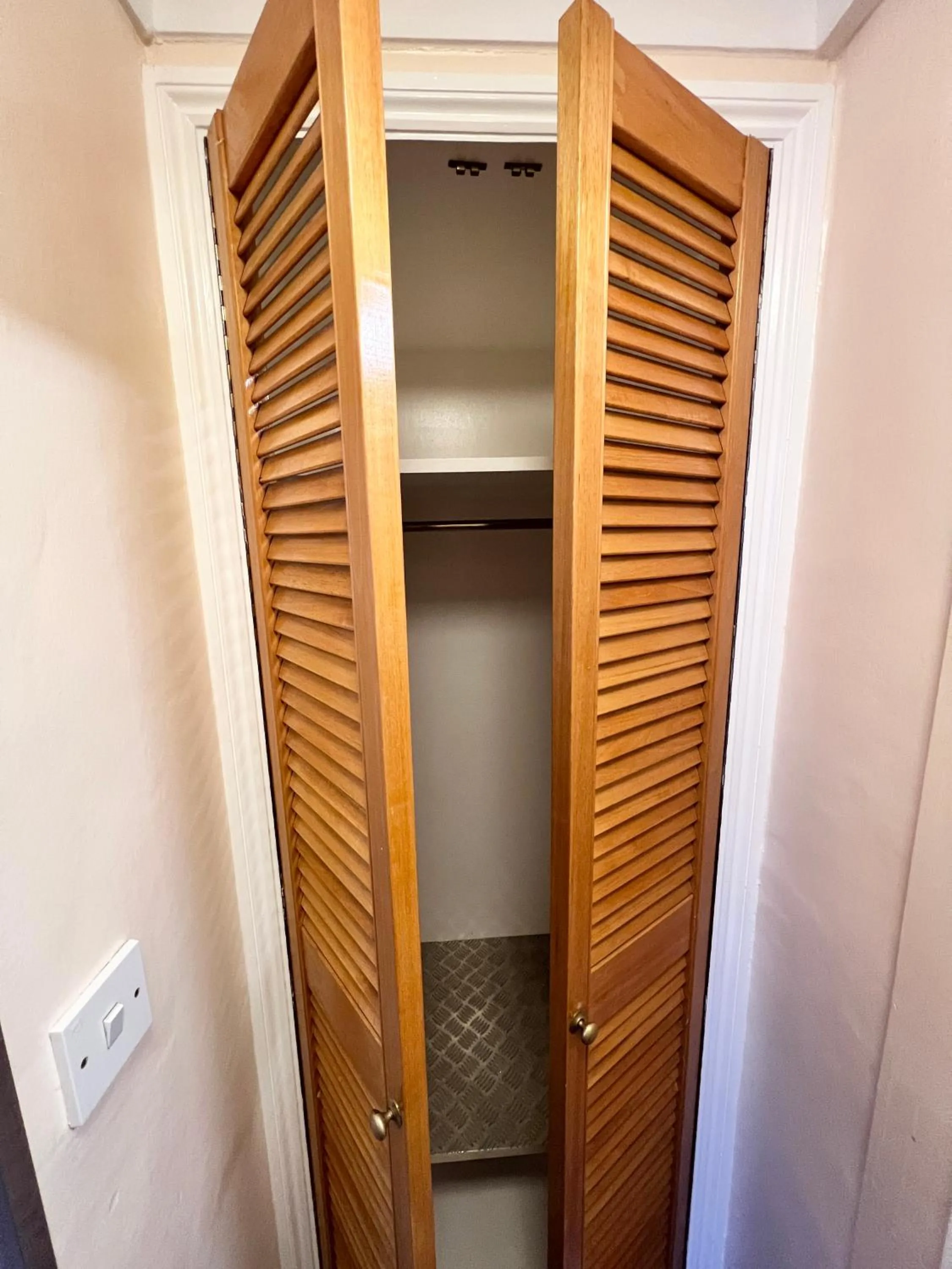 Bedroom in Melbourne House Hotel