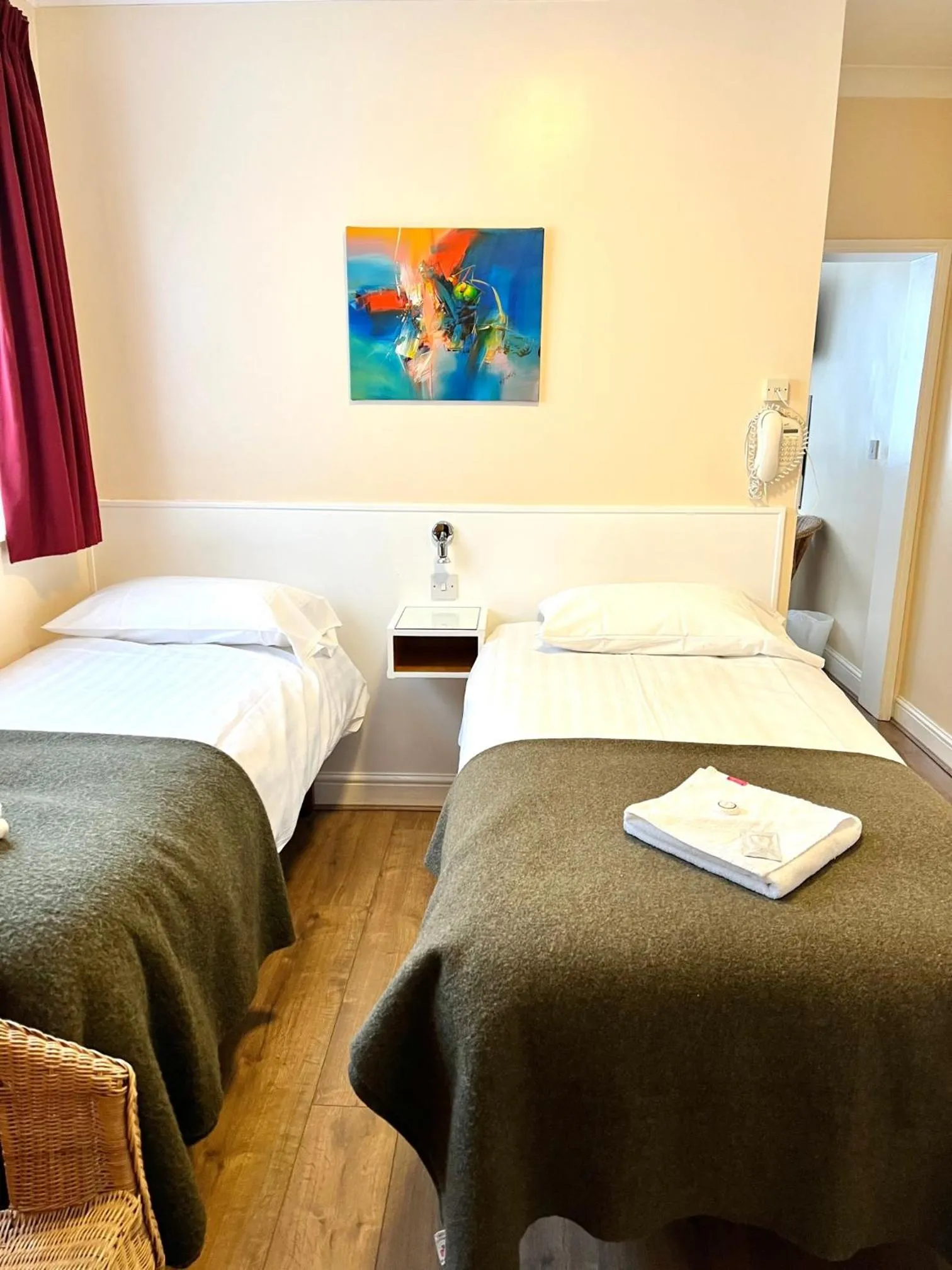 Family, Bed in Melbourne House Hotel