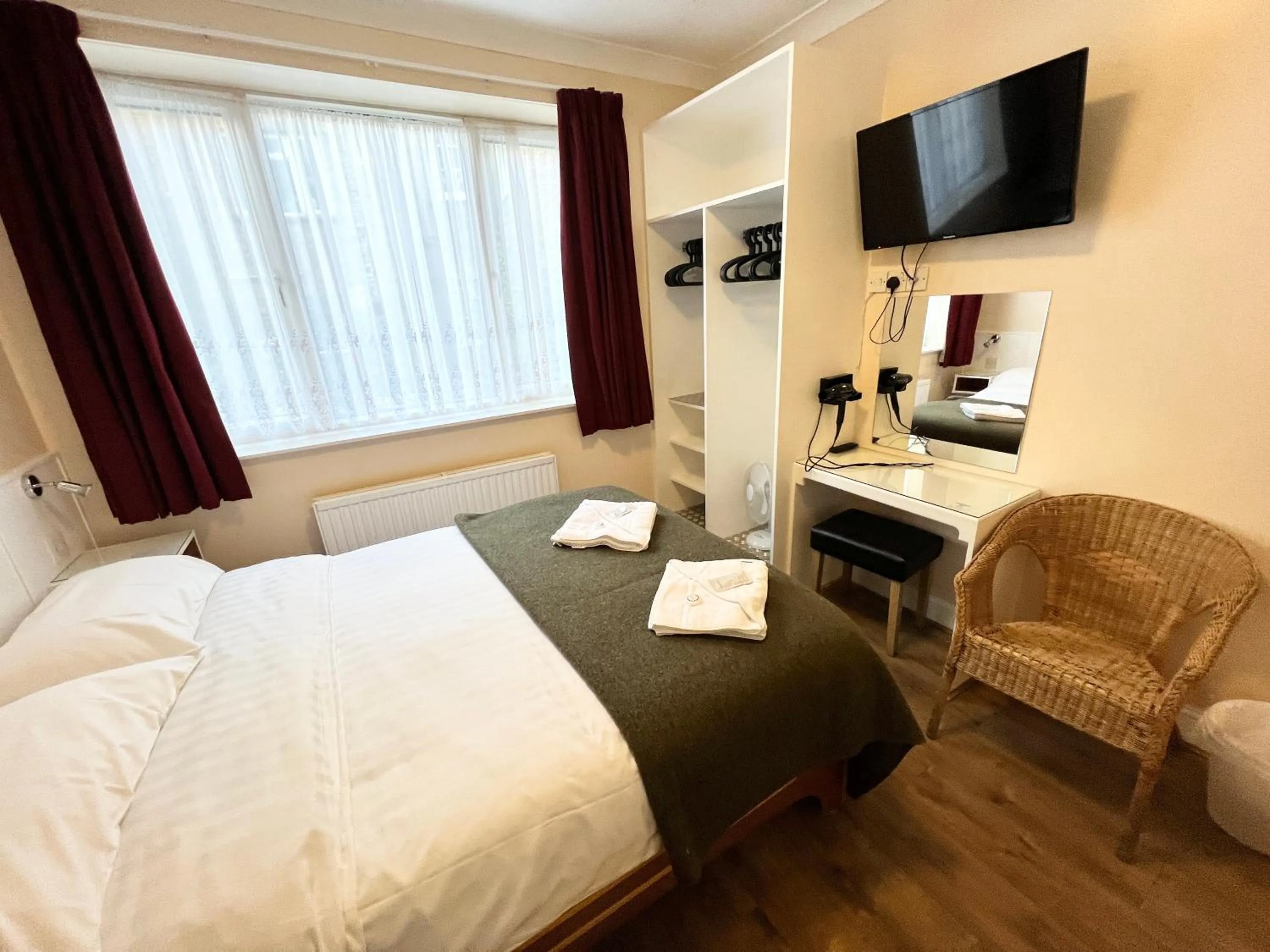 Bed in Melbourne House Hotel