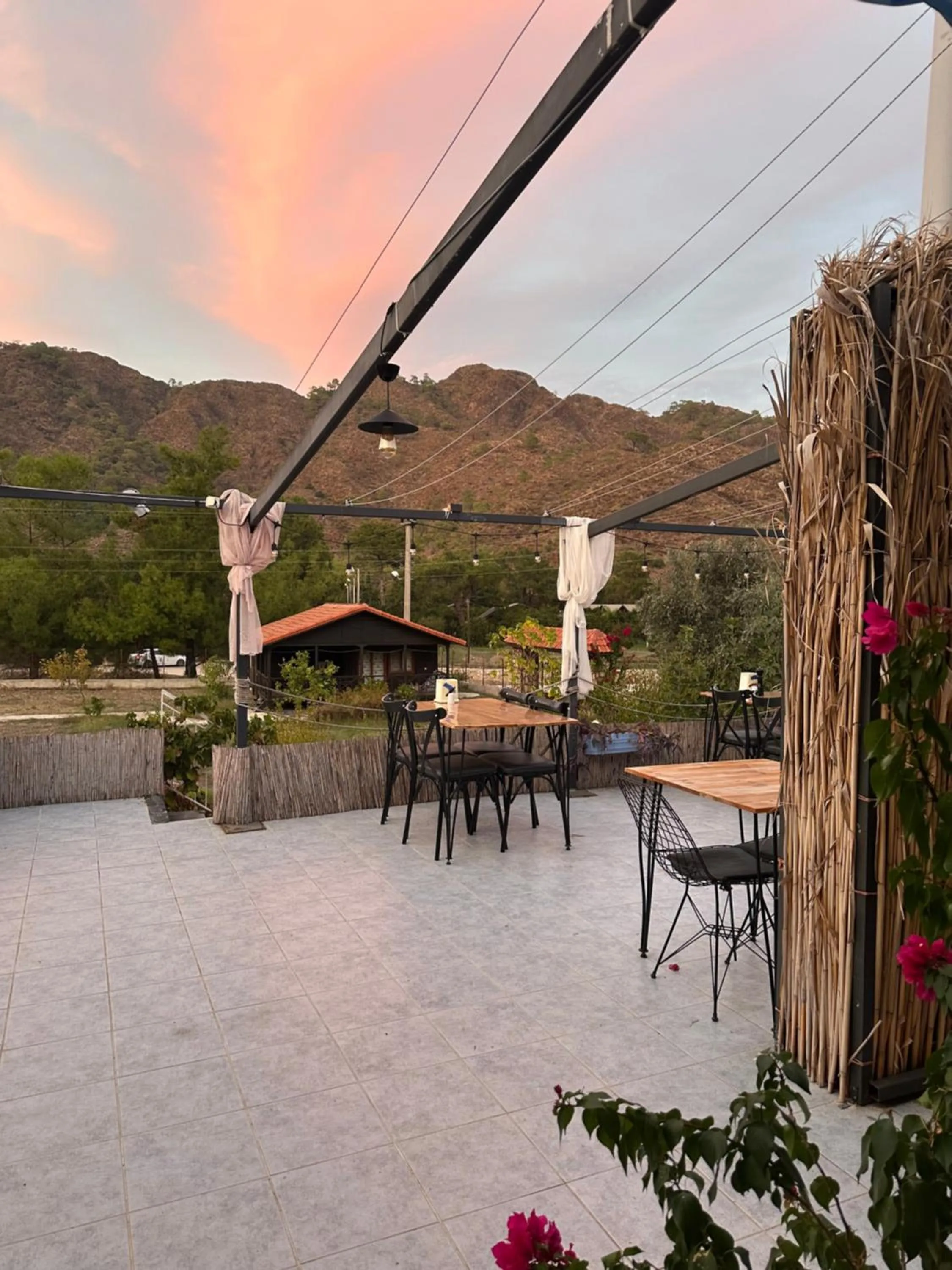 Restaurant/places to eat in GAYA PANSİYON ÇIRALI