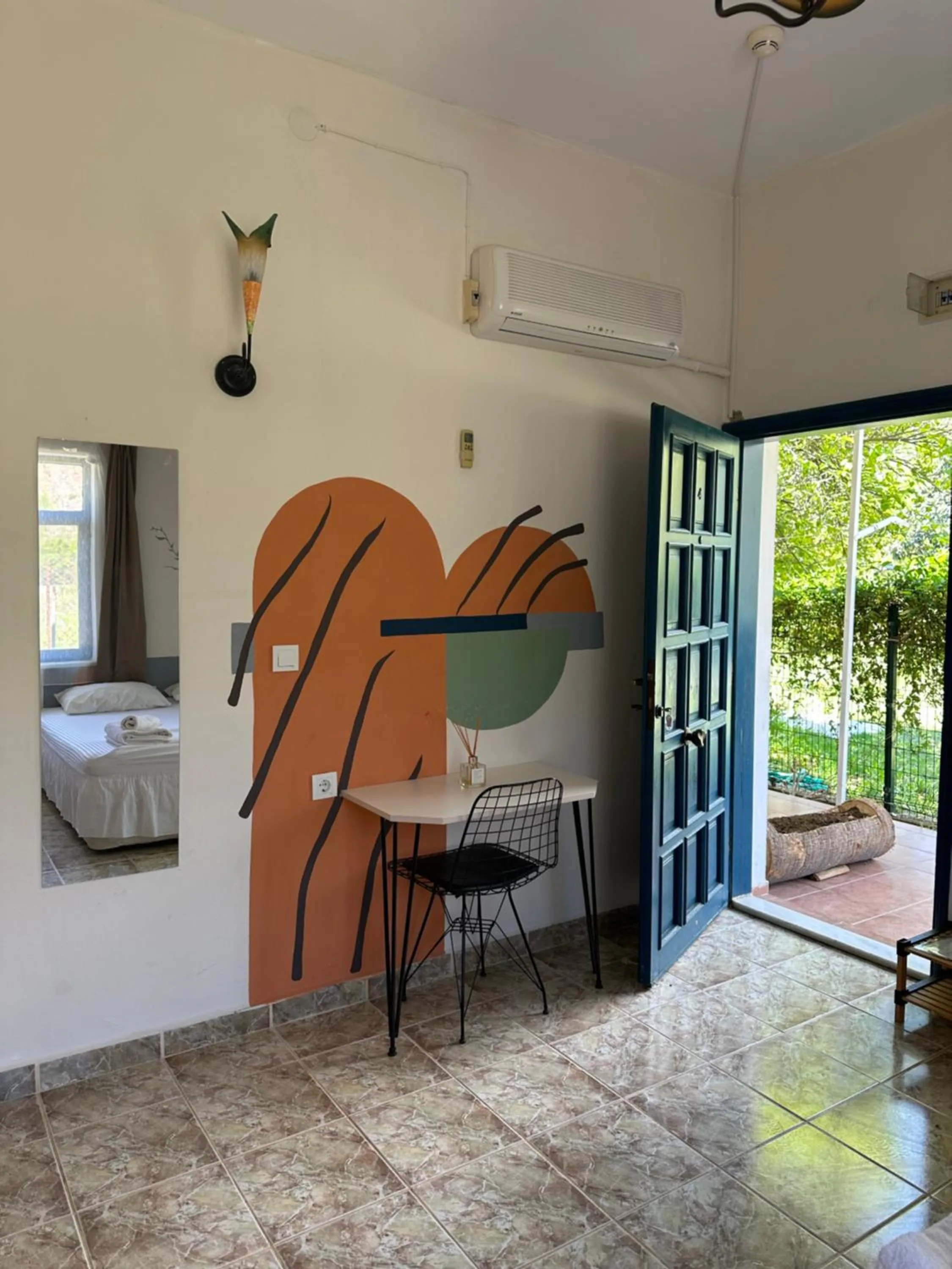 air conditioner, Bed in GAYA PANSİYON ÇIRALI