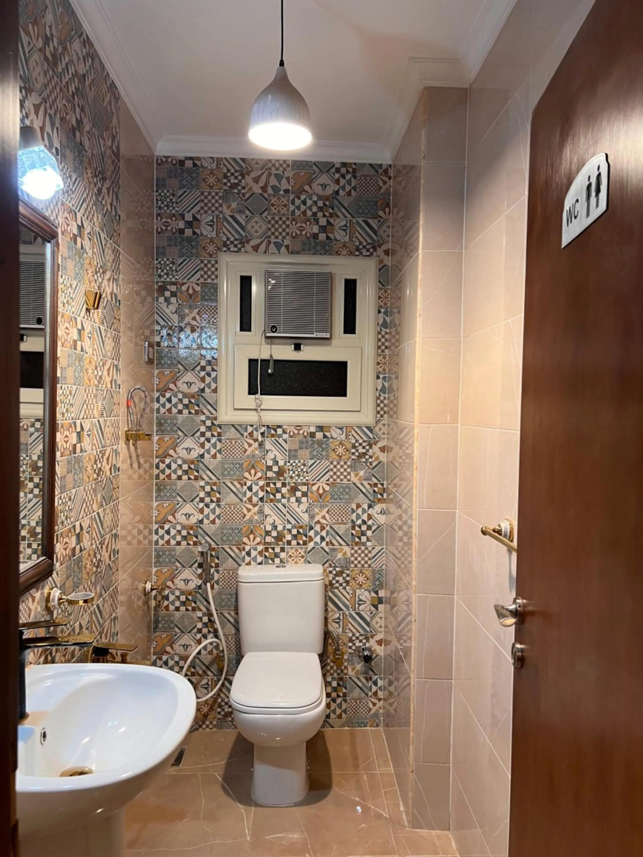 Bathroom in New Museum, Pyramids inn