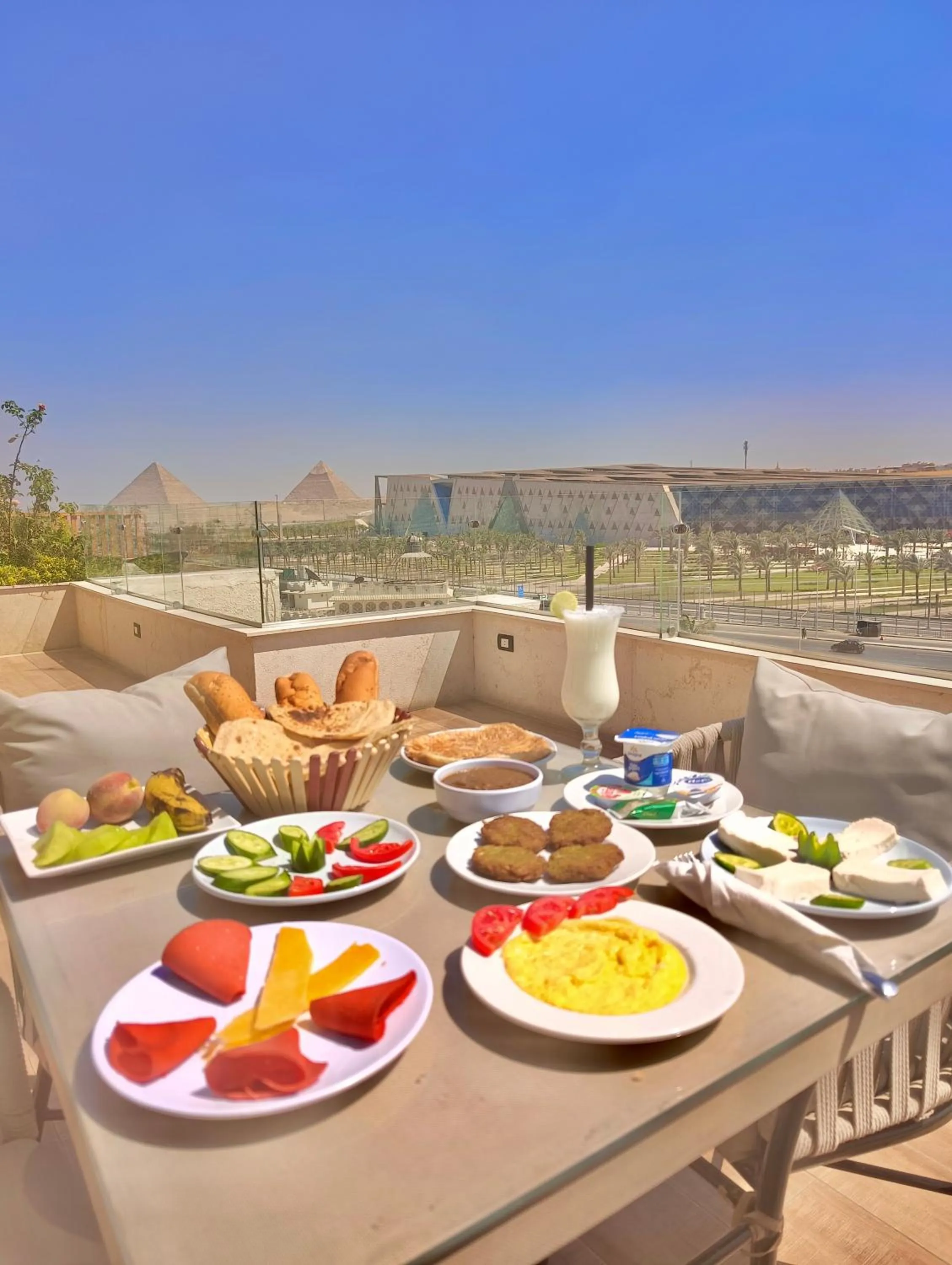 Continental breakfast in New Museum, Pyramids inn