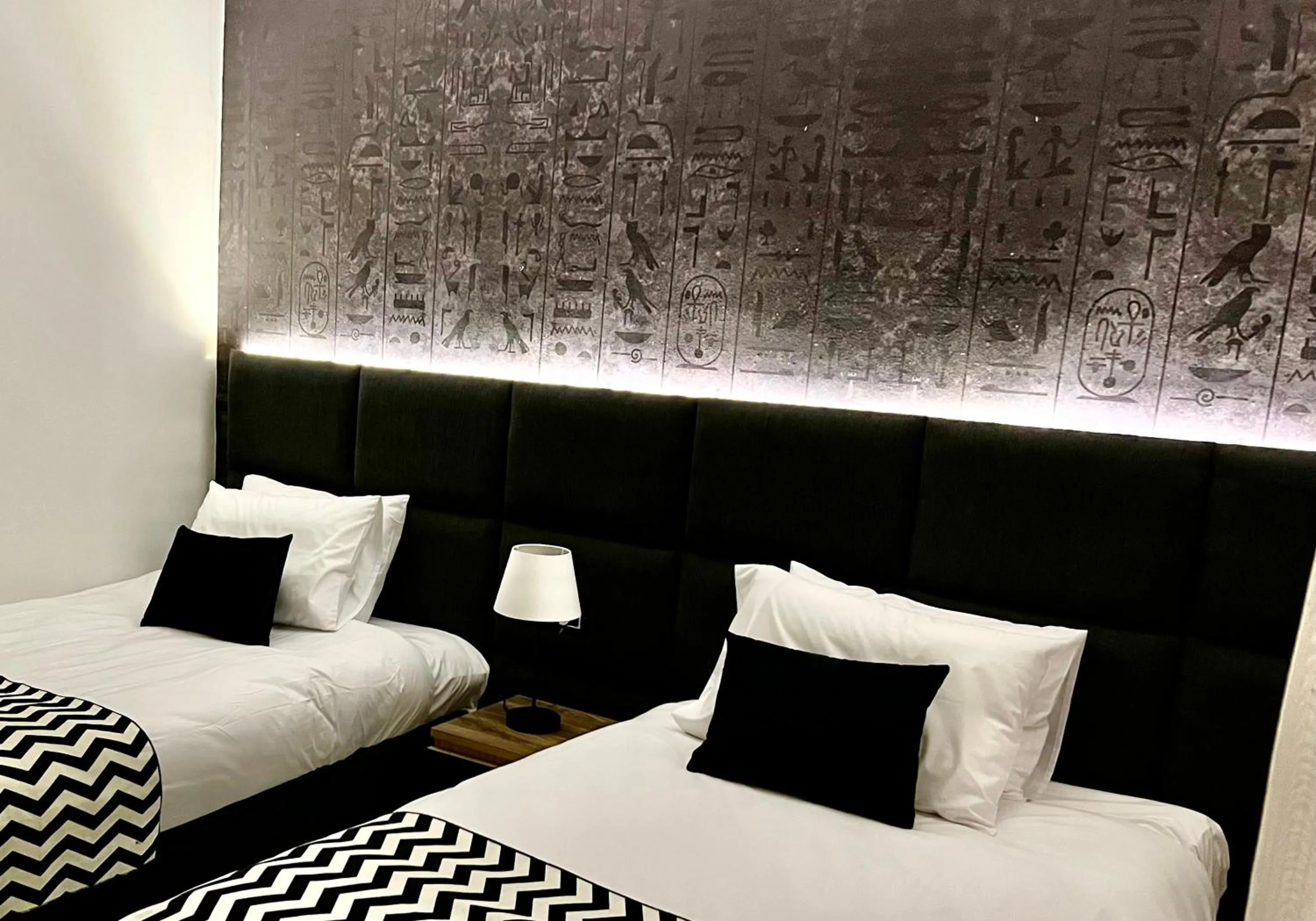 Bed in New Museum, Pyramids inn