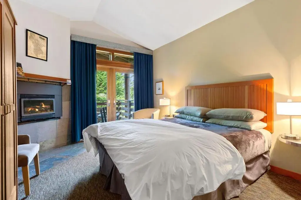 Superior King Room in Costanoa Superior King Room in Costanoa