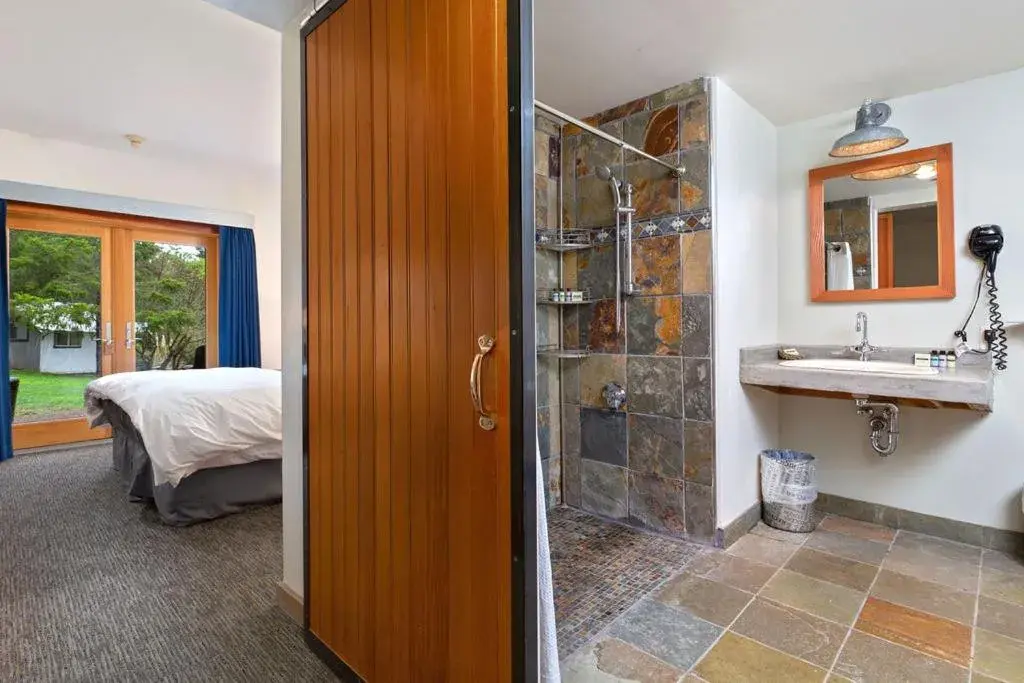 King Room - single occupancy in Costanoa King Room - single occupancy in Costanoa