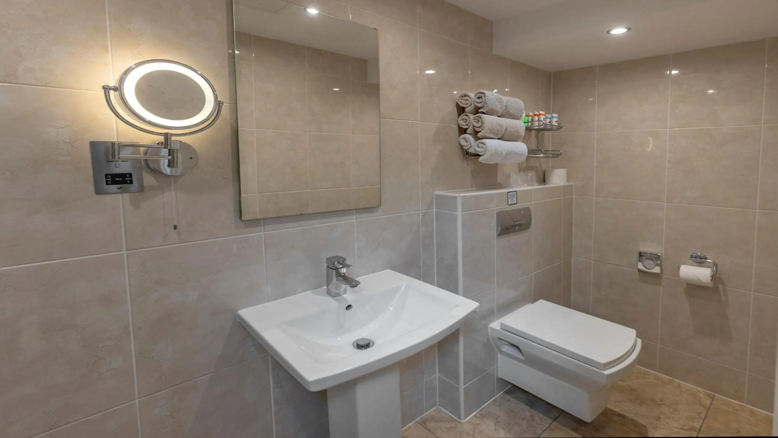 Bathroom in Best Western Corona Hotel