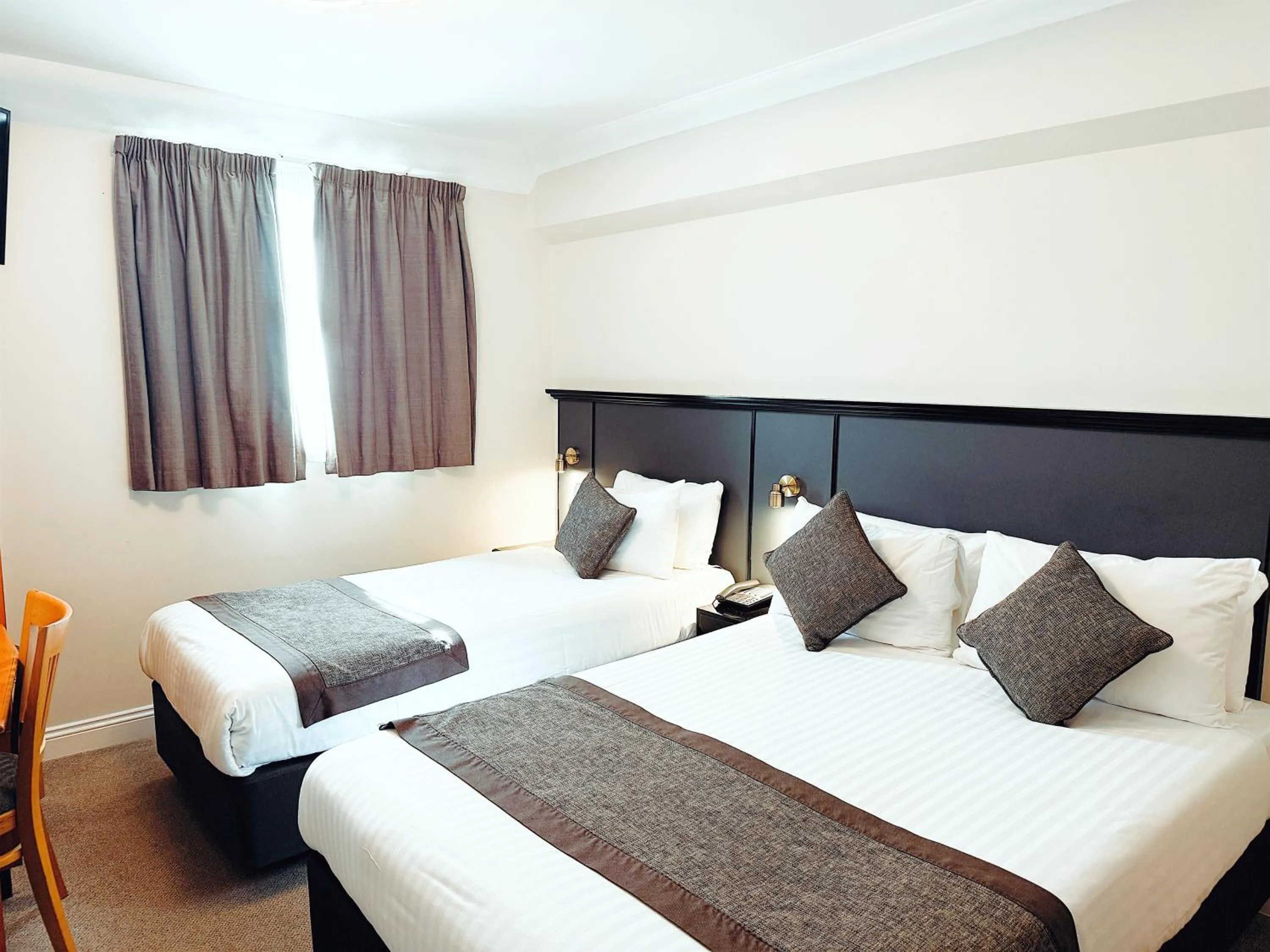 Family, Bed in Best Western Corona Hotel