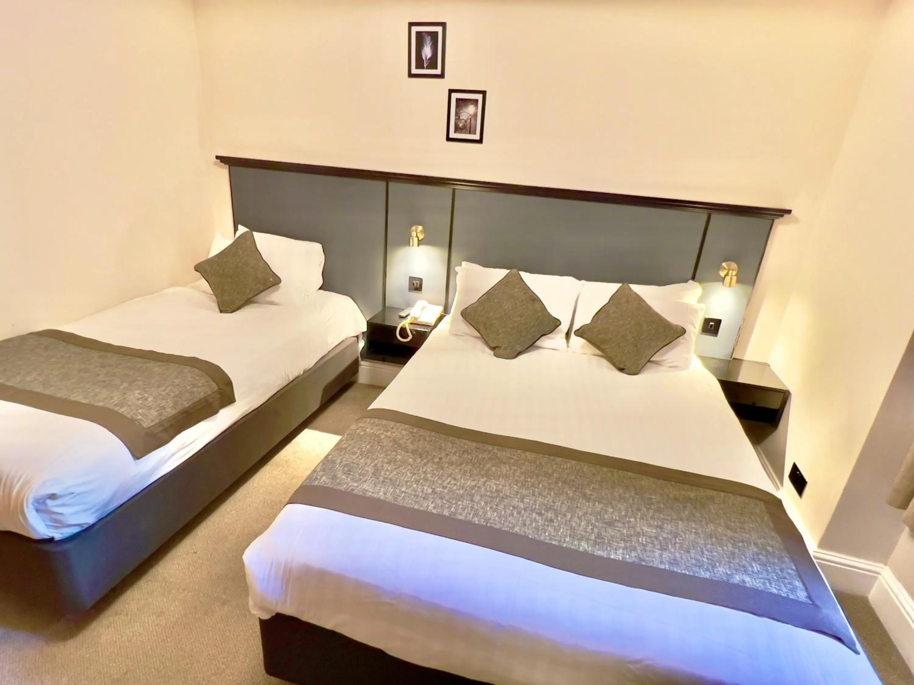 Family, Bed in Best Western Corona Hotel