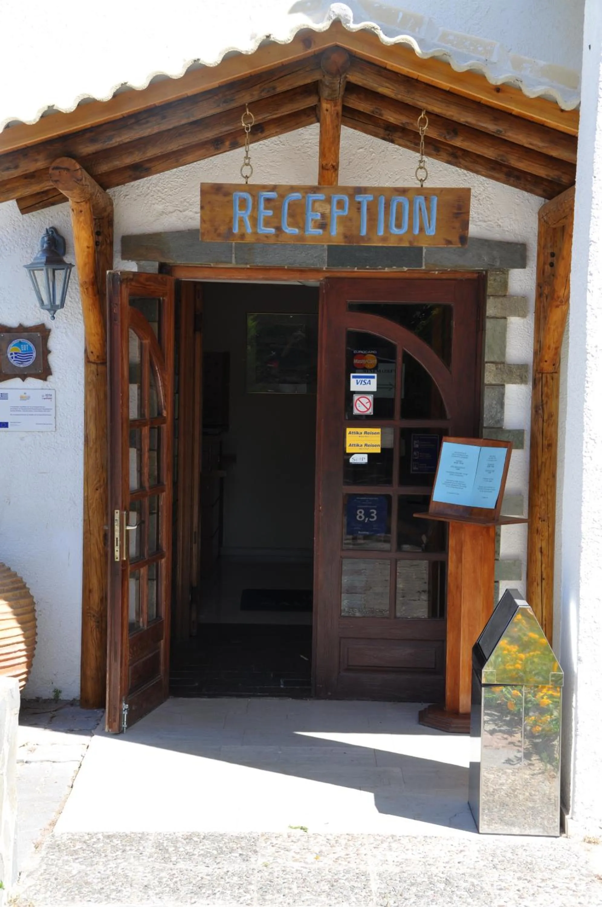 Facade/entrance in Hotel Navarone