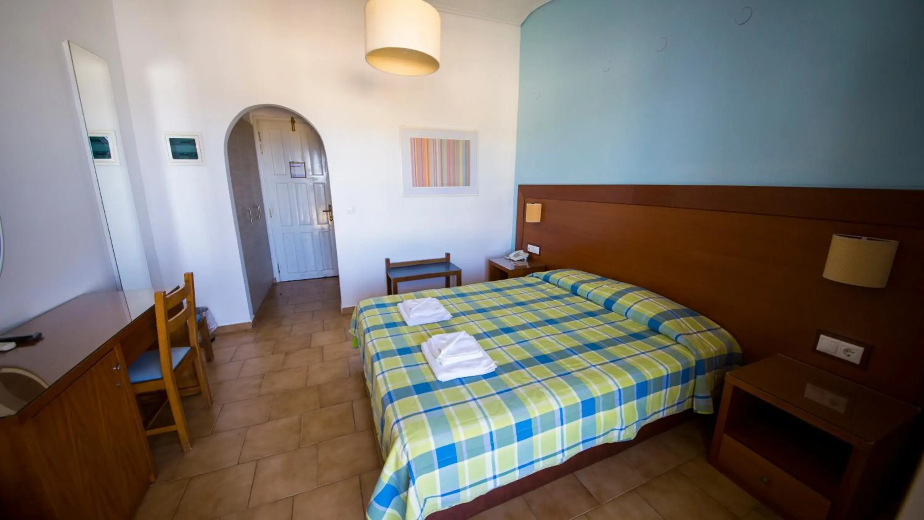 Double or Twin Room with Garden View- Ground Floor in Hotel Navarone Double or Twin Room with Garden View- Ground Floor in Hotel Navarone