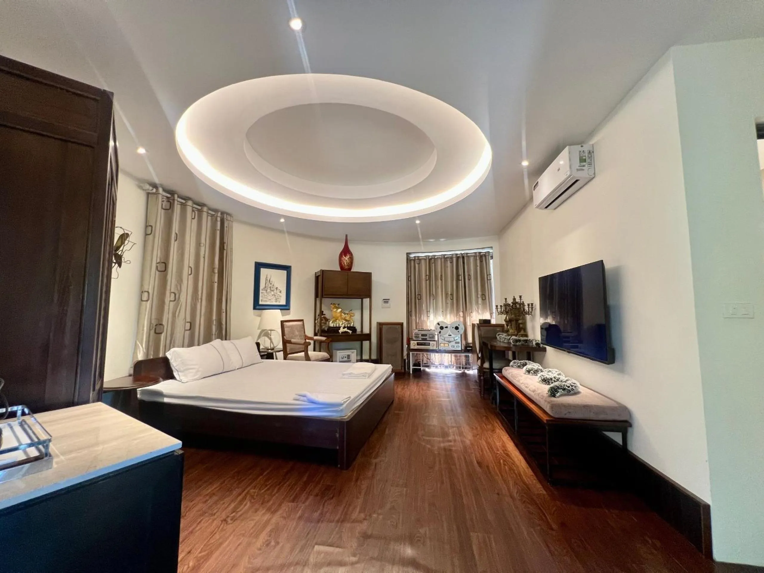 Communal lounge/ TV room, Bed in Paradise Soc Son Resort