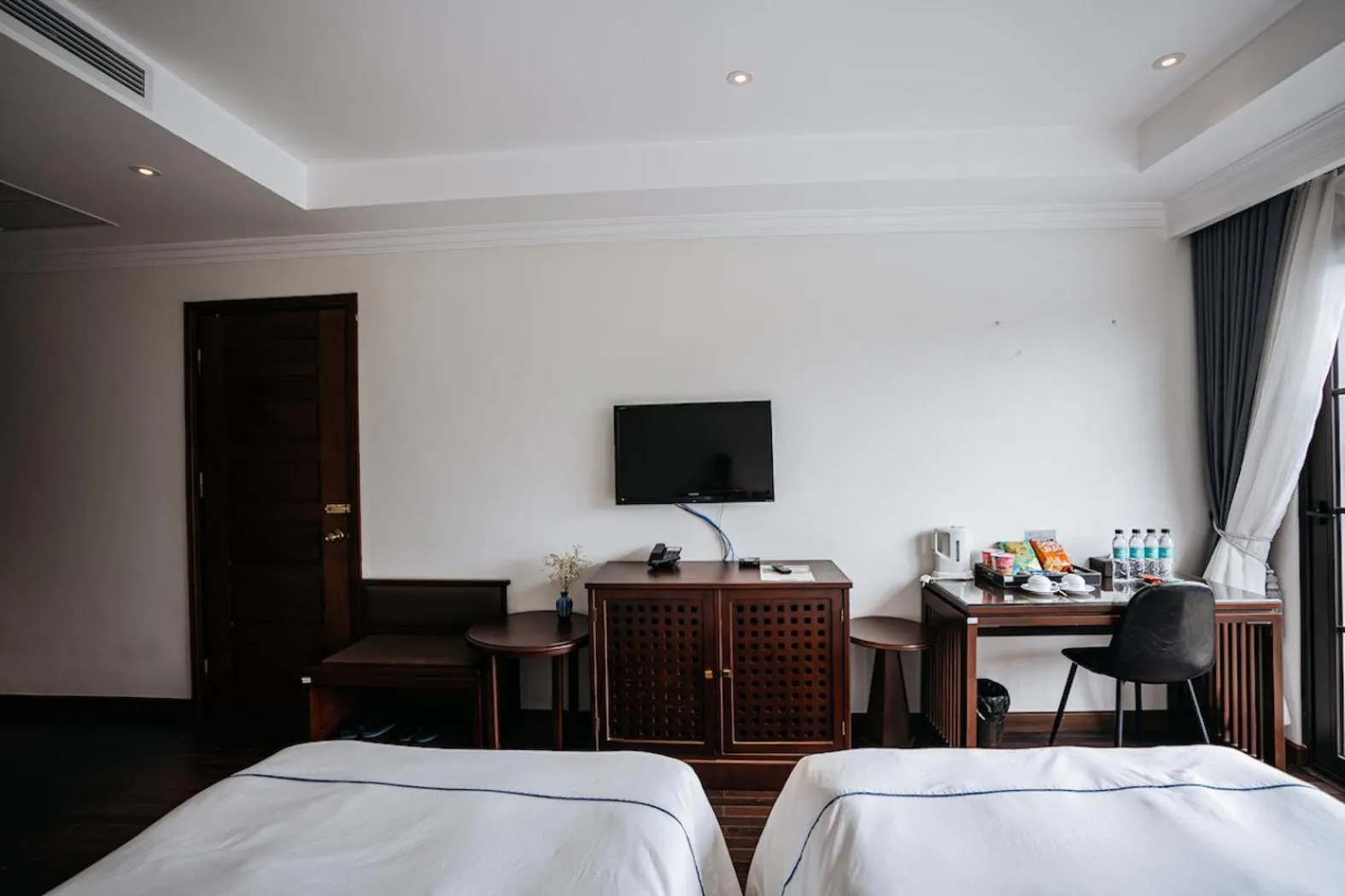 Bed in Paradise Soc Son Resort