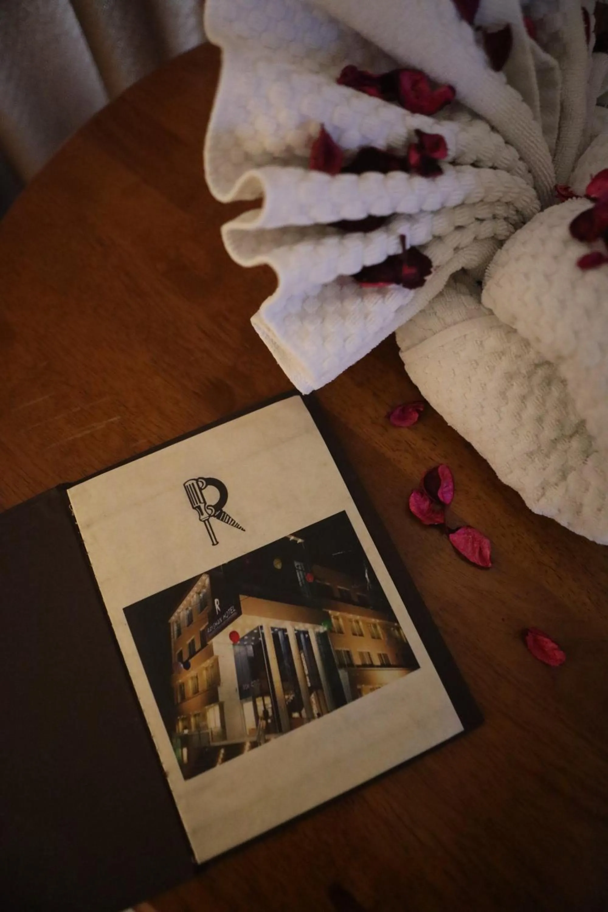 Deluxe Studio - single occupancy in Hotel Rayshan
