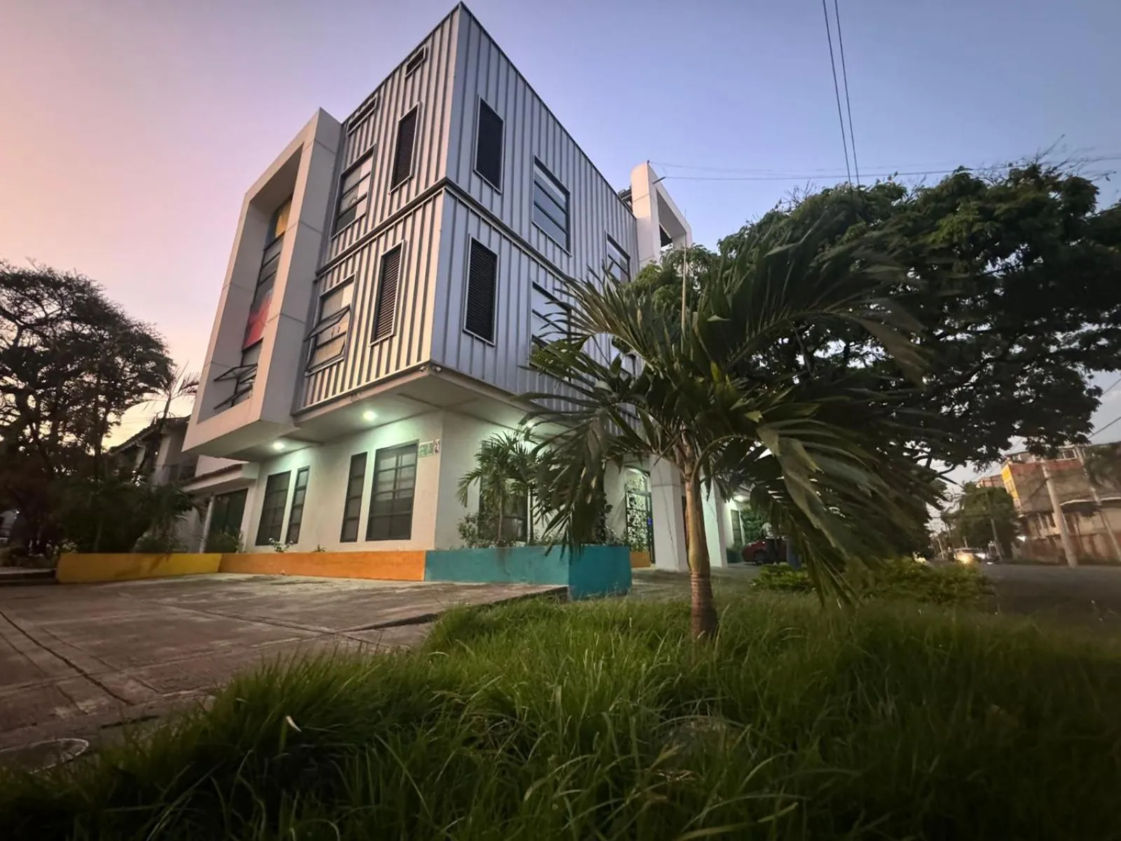 Day in Hotel Living Box San Fernando