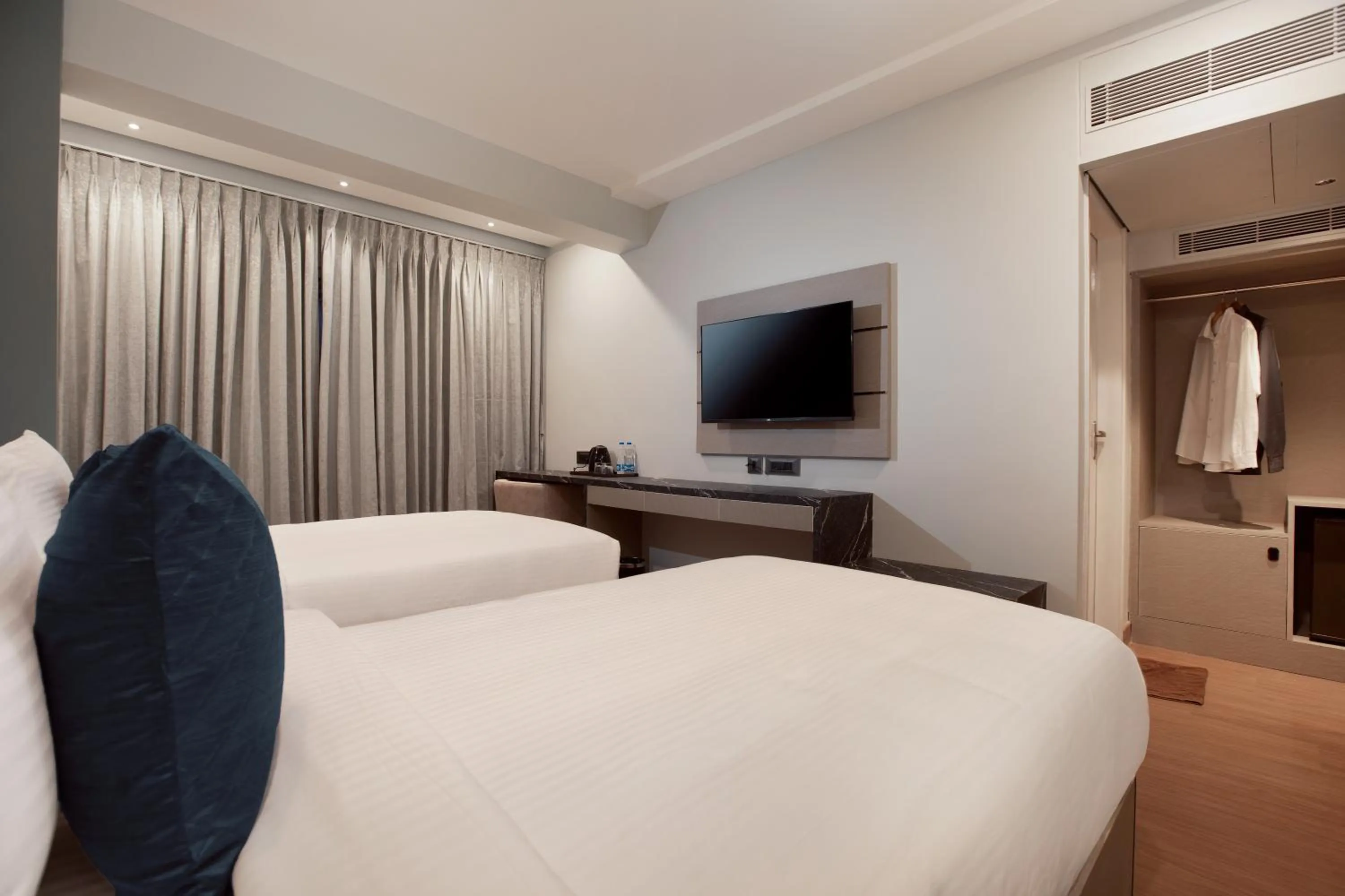 Bedroom, Bed in 44 Oasis