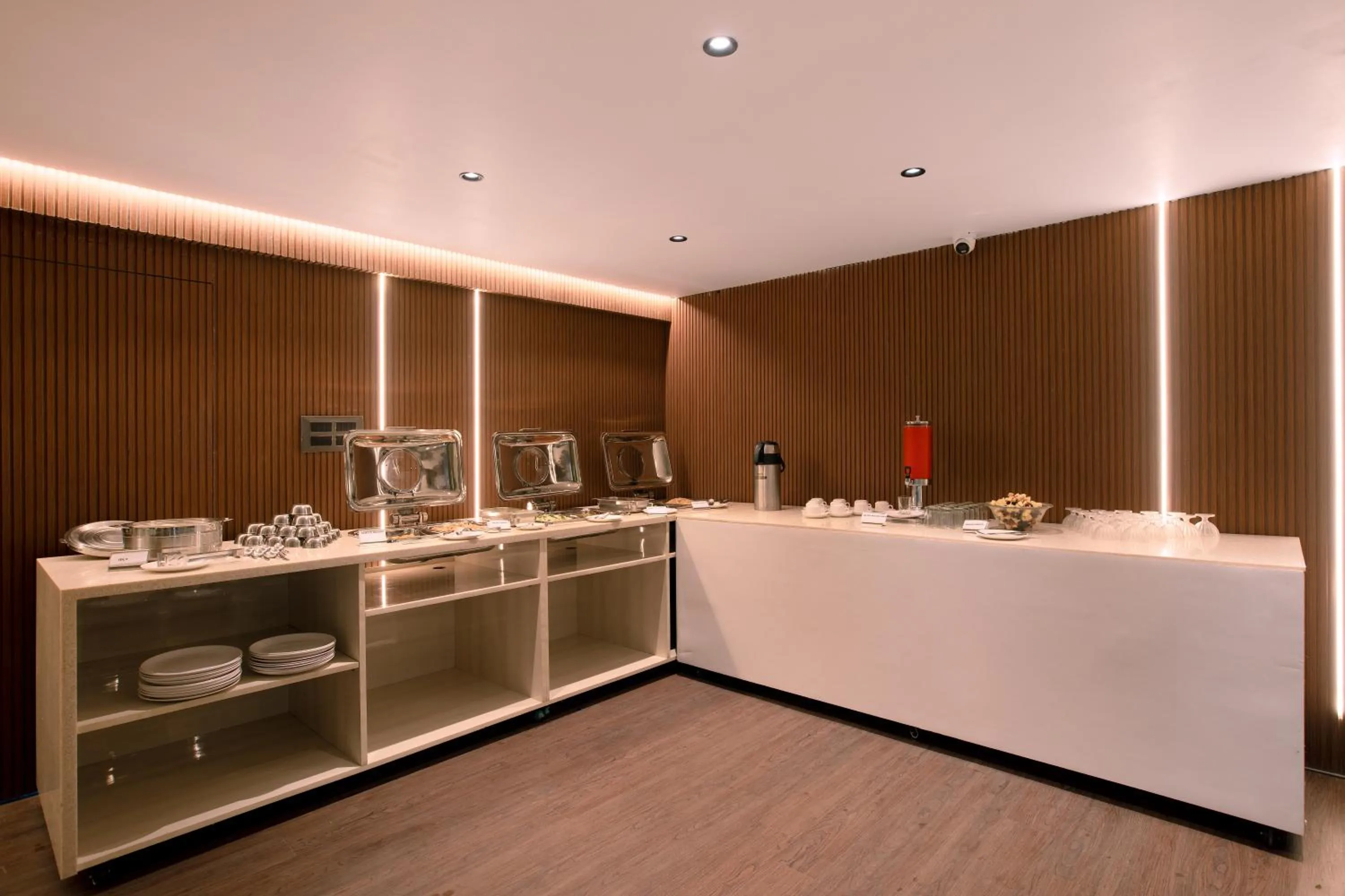 Breakfast in 44 Oasis