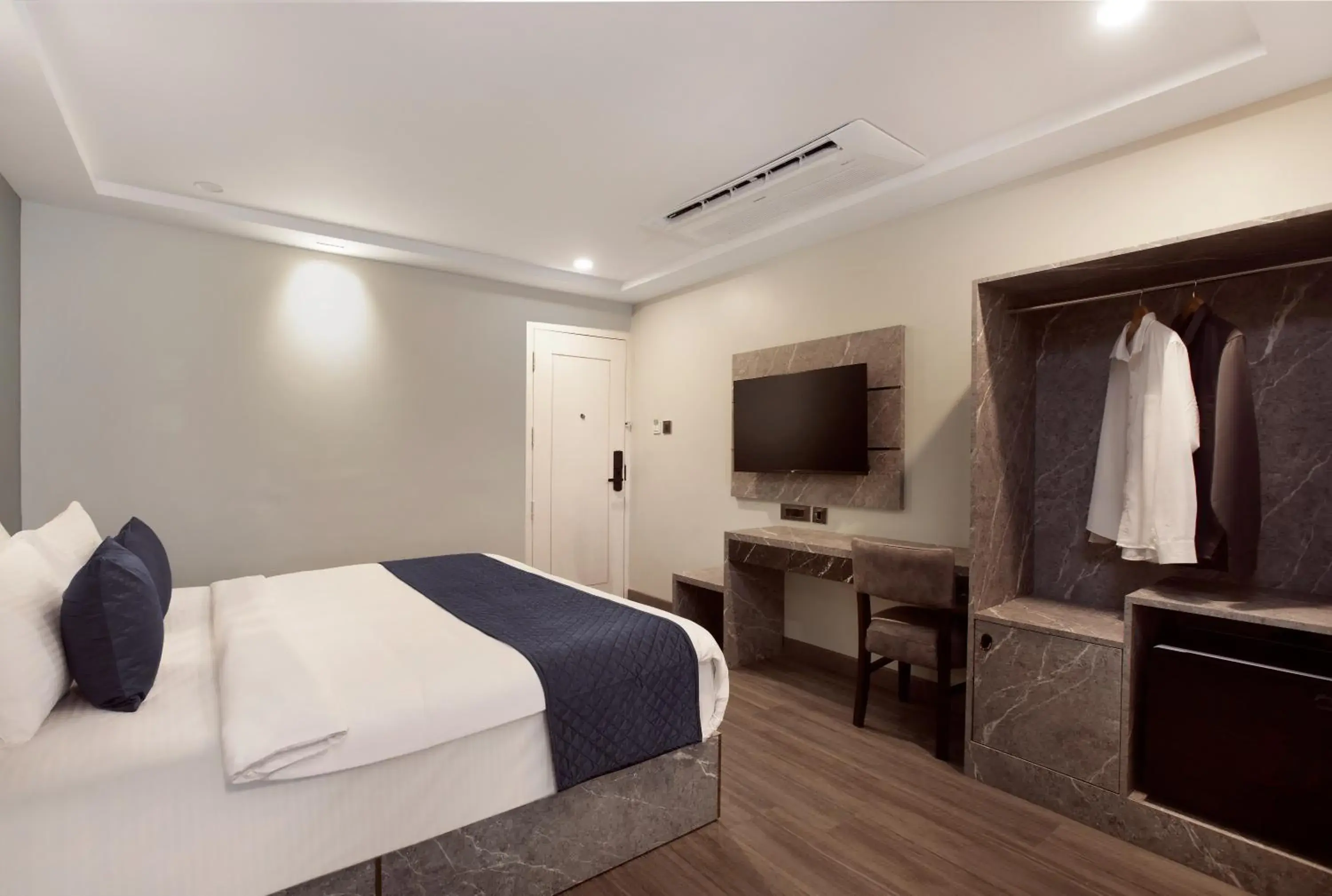 Bedroom, Bed in 44 Oasis Bedroom, Bed in 44 Oasis