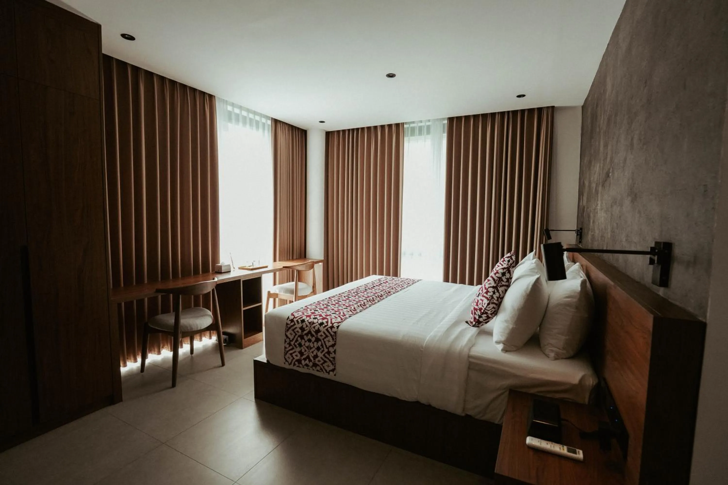 Bed in Umalas Creek Villas - Pool Villa with Shared Sauna & Ice Bath