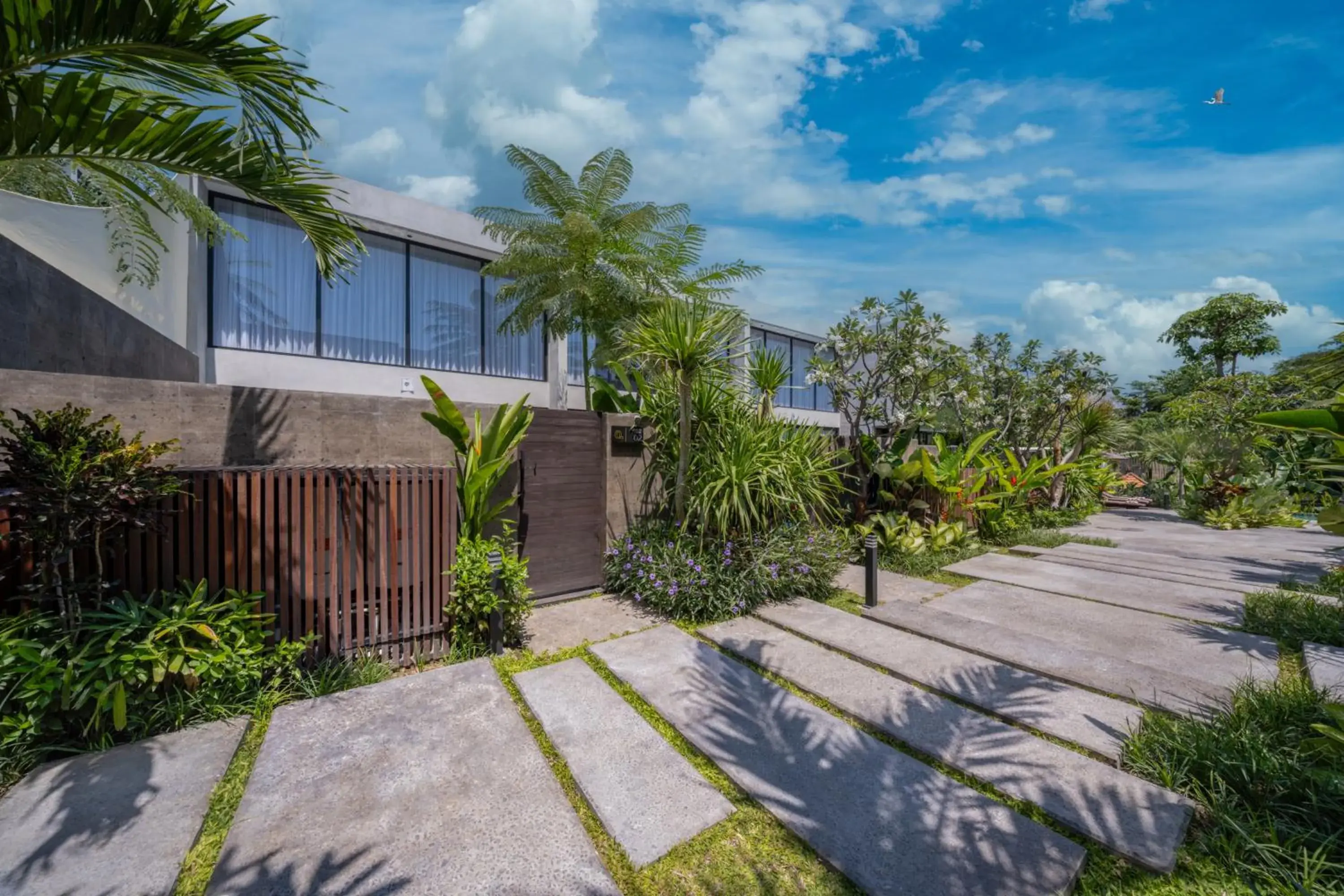 Property building in Umalas Creek Villas - Pool Villa with Shared Sauna & Ice Bath Property building in Umalas Creek Villas - Pool Villa with Shared Sauna & Ice Bath