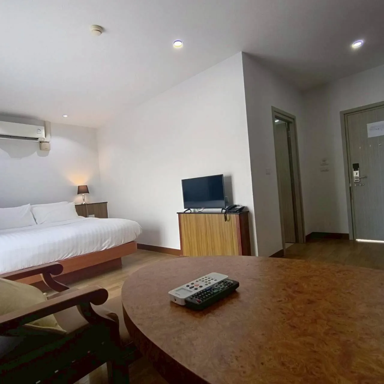 Bed in Cozy Donmueang Hotel