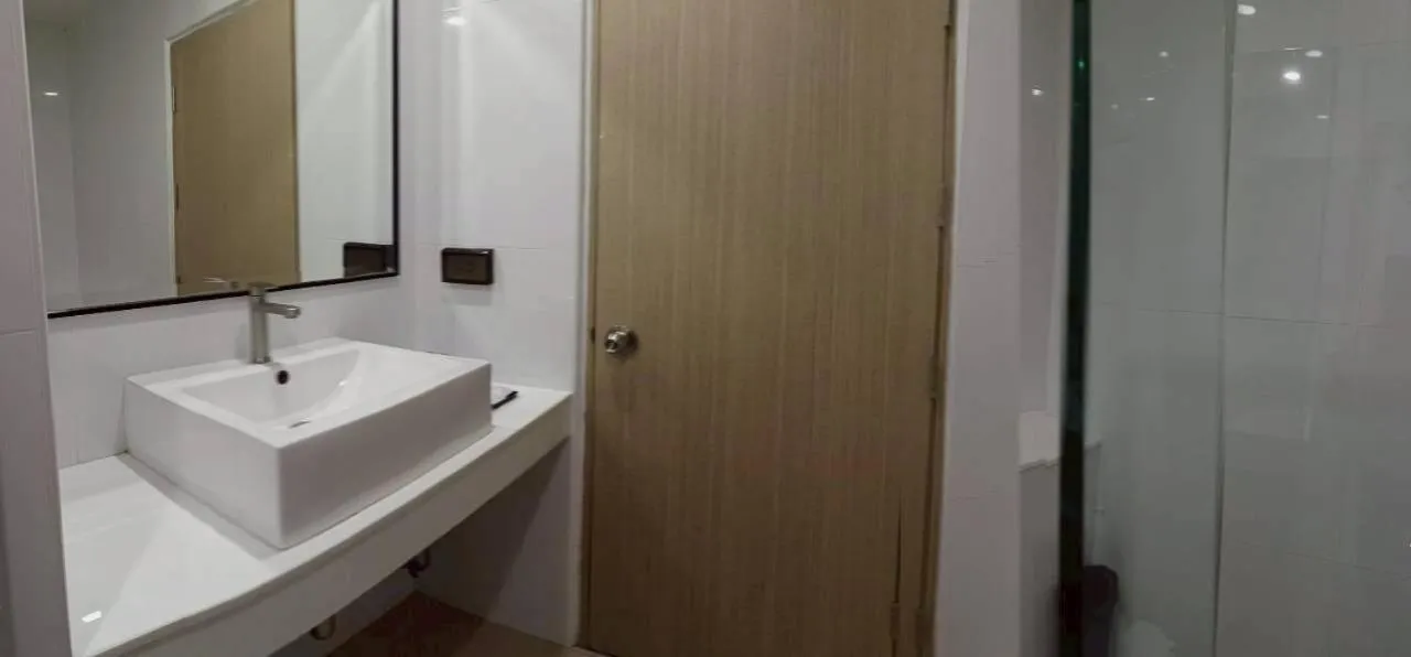 Cozy Donmueang Hotel