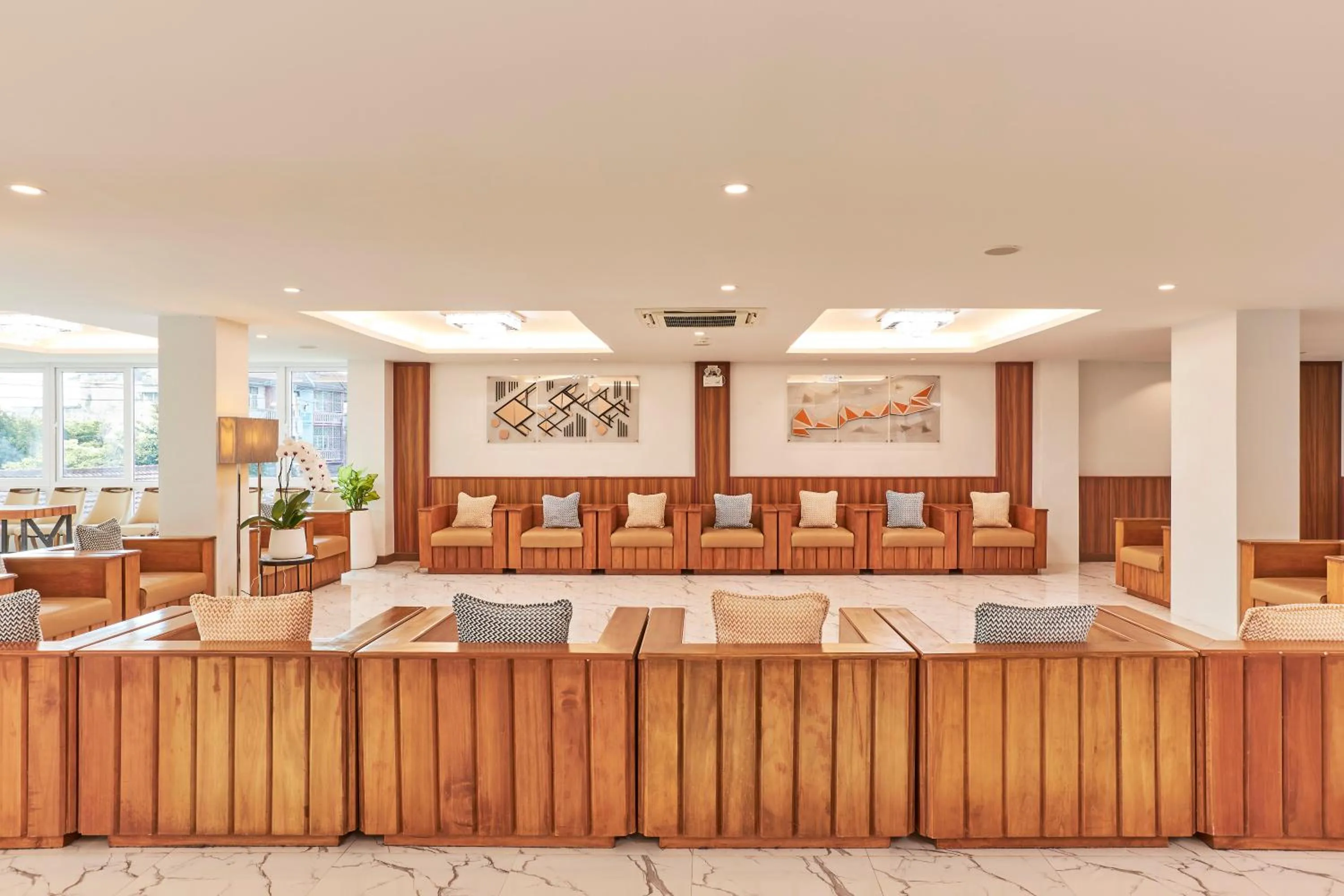 Lobby or reception in NJOY Prestige Grand Hotel Don Mueang