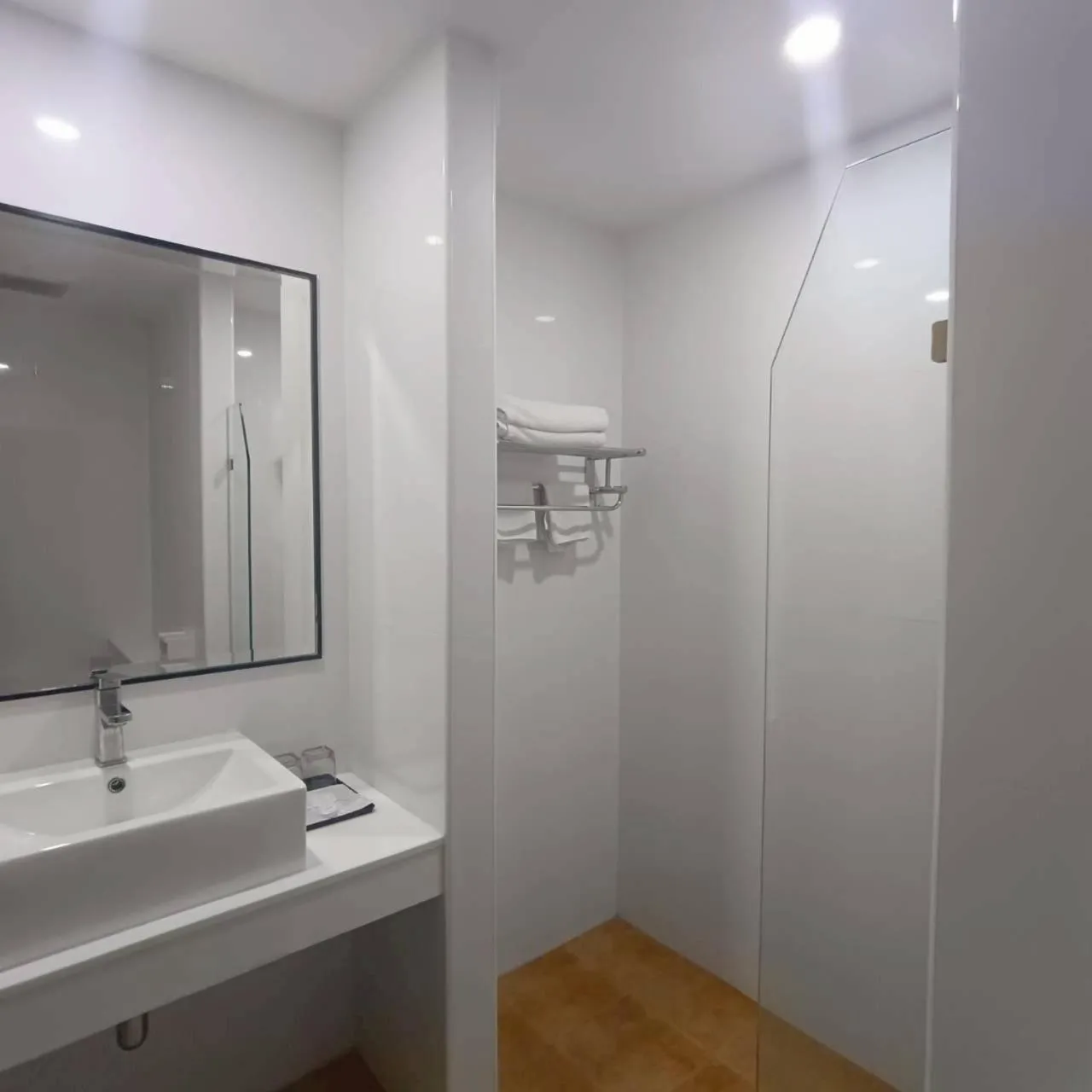 Cozy Donmueang Hotel