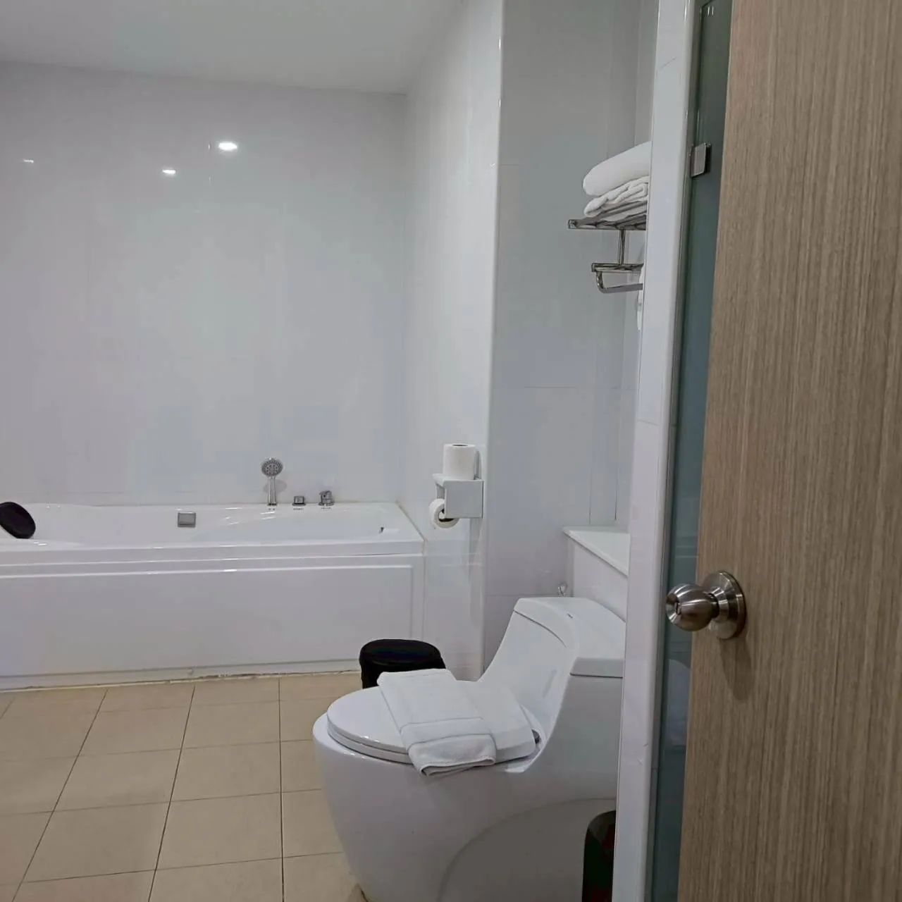 Cozy Donmueang Hotel