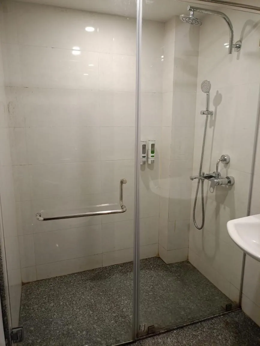 Bathroom in Hotel Rishiraj, Nagaon