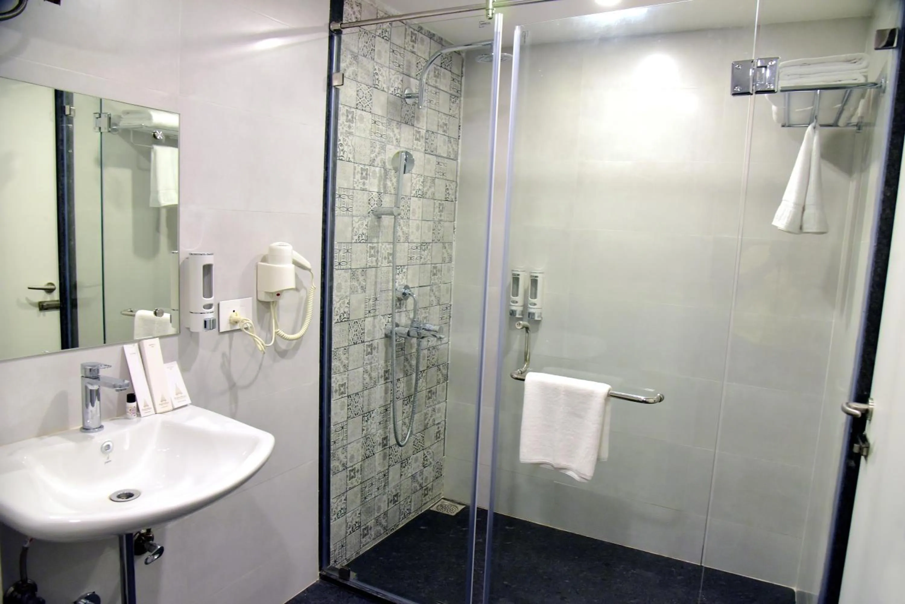 Bathroom in Hotel Rishiraj, Nagaon