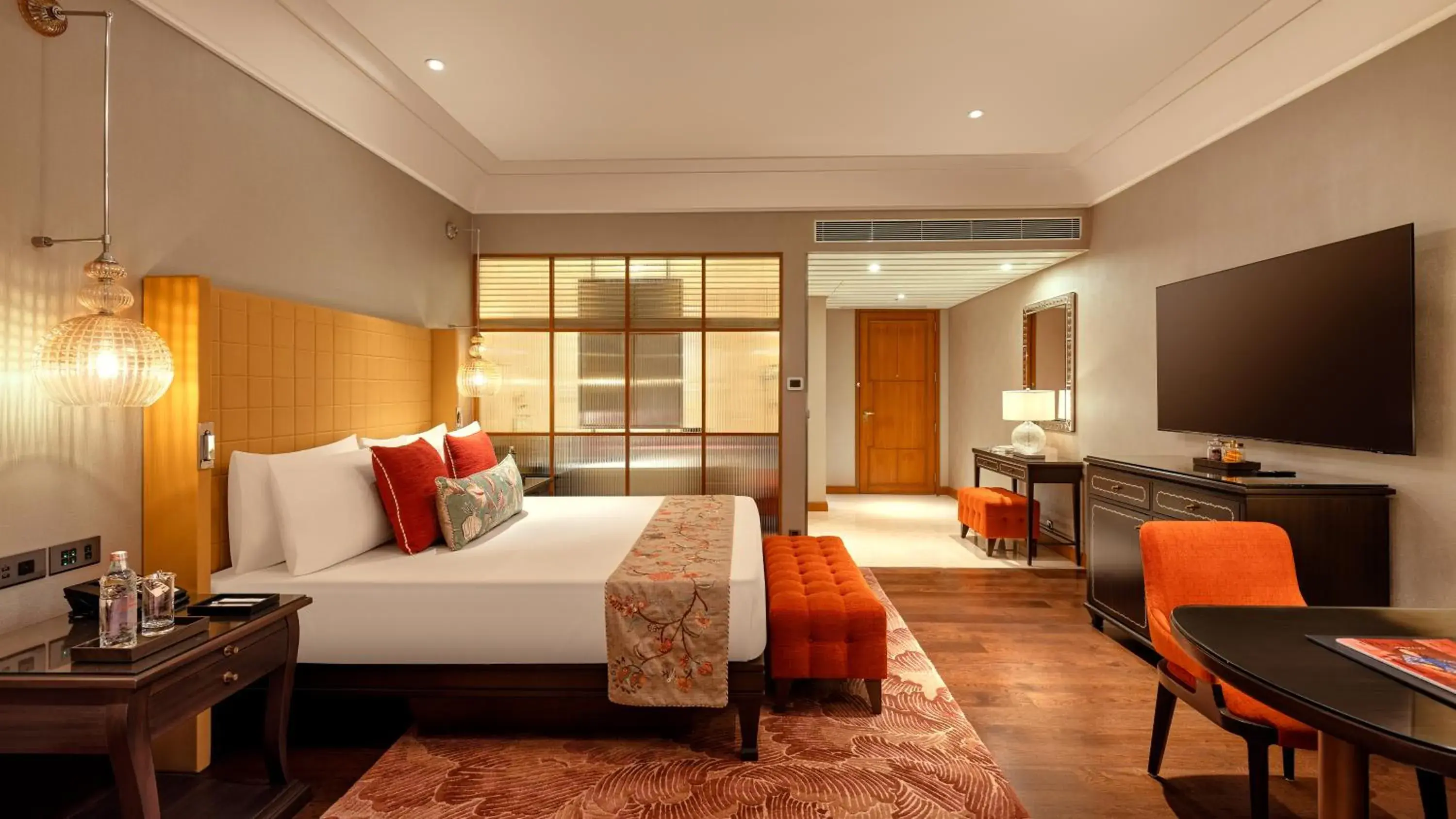 Bed in The Leela Hyderabad Banjara Hills Bed in The Leela Hyderabad Banjara Hills