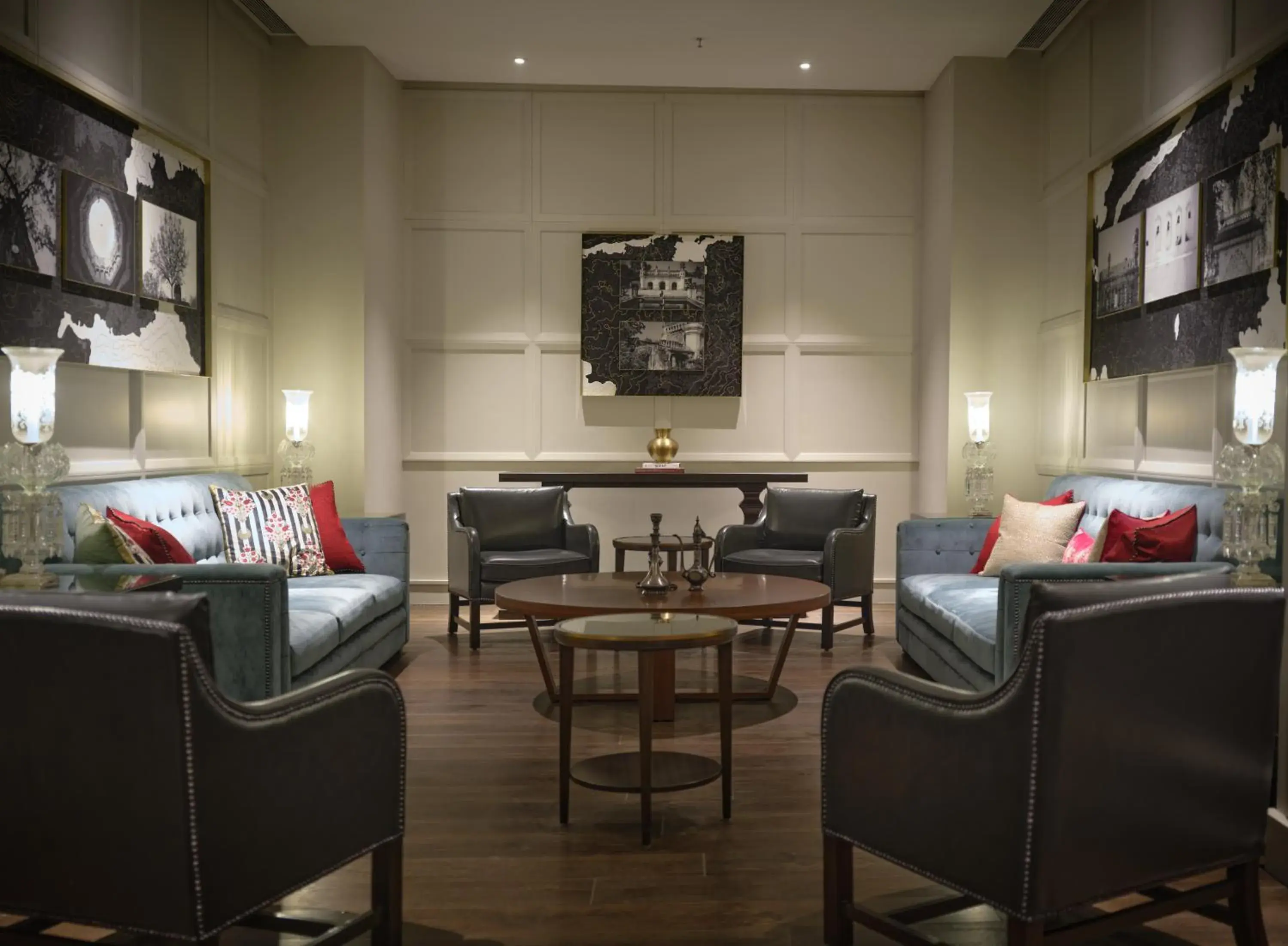 Lounge or bar in The Leela Hyderabad Banjara Hills Lounge or bar in The Leela Hyderabad Banjara Hills