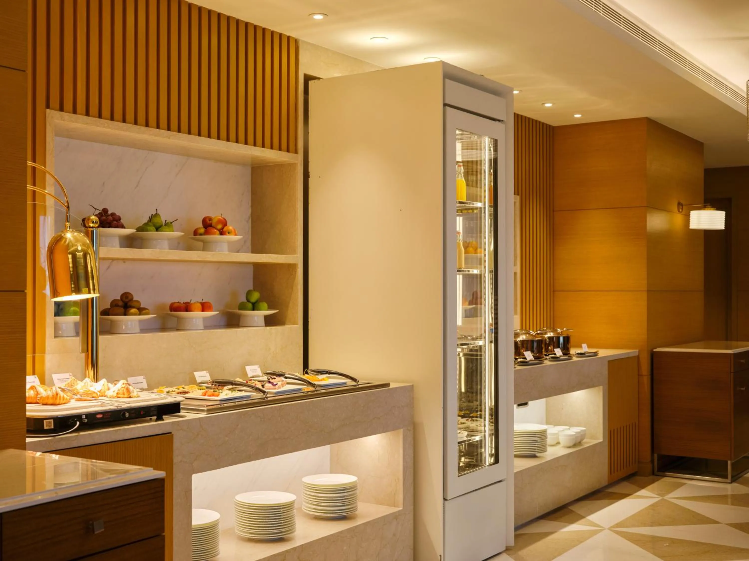 Lounge or bar in The Leela Hyderabad Banjara Hills