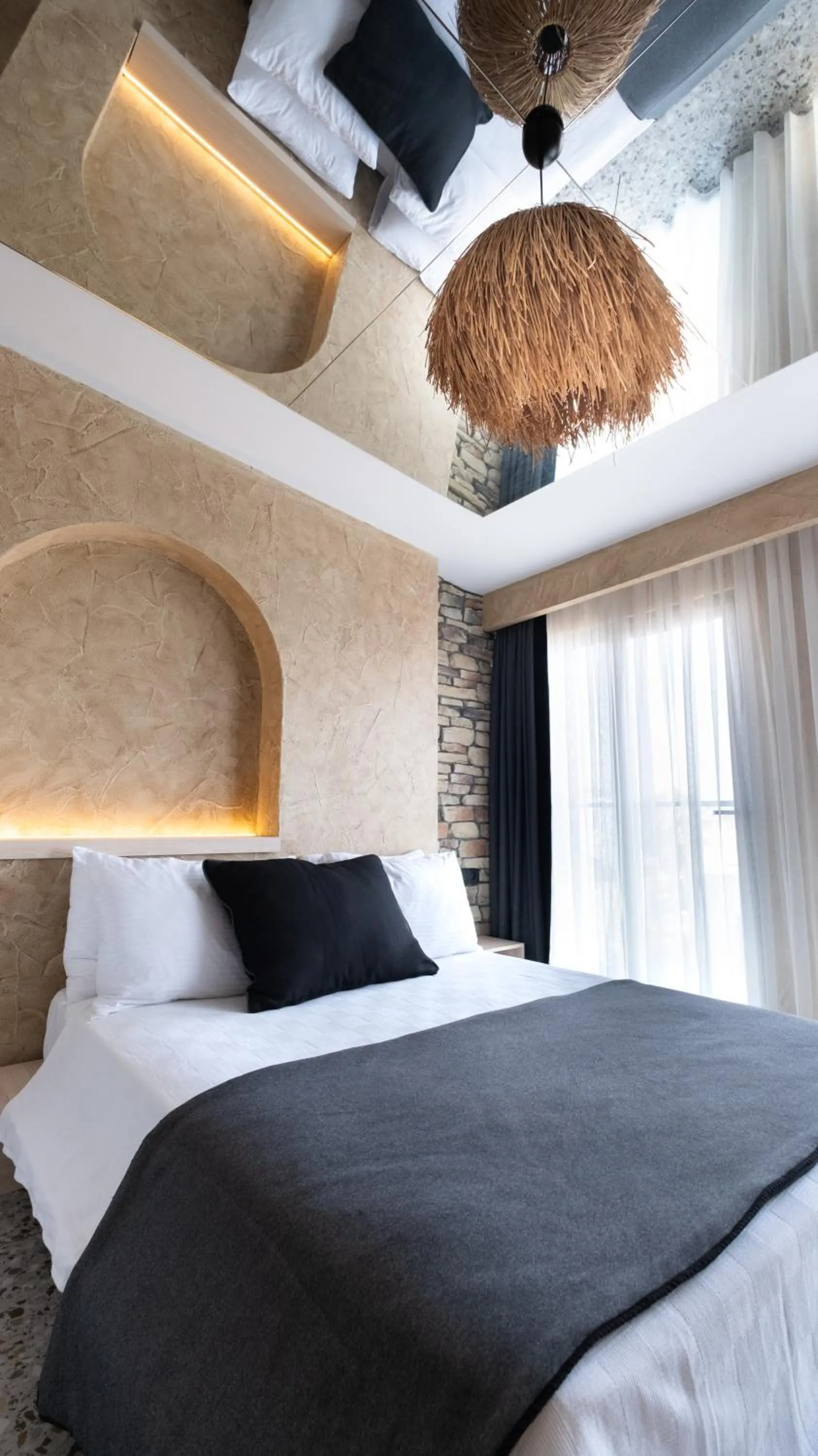 Bed in Lucky Monkey Midi Hotel