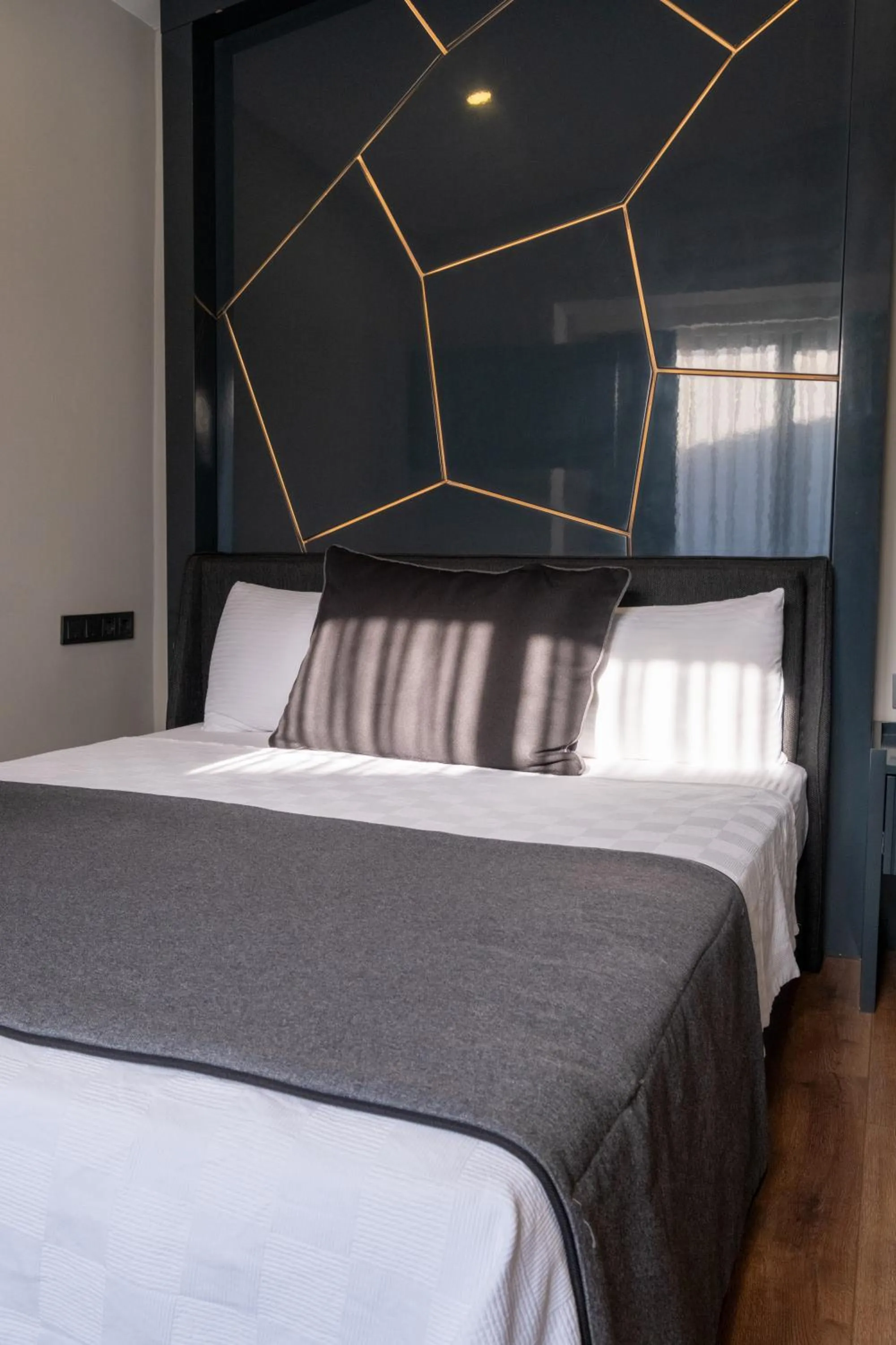 Photo of the whole room, Bed in Lucky Monkey Midi Hotel