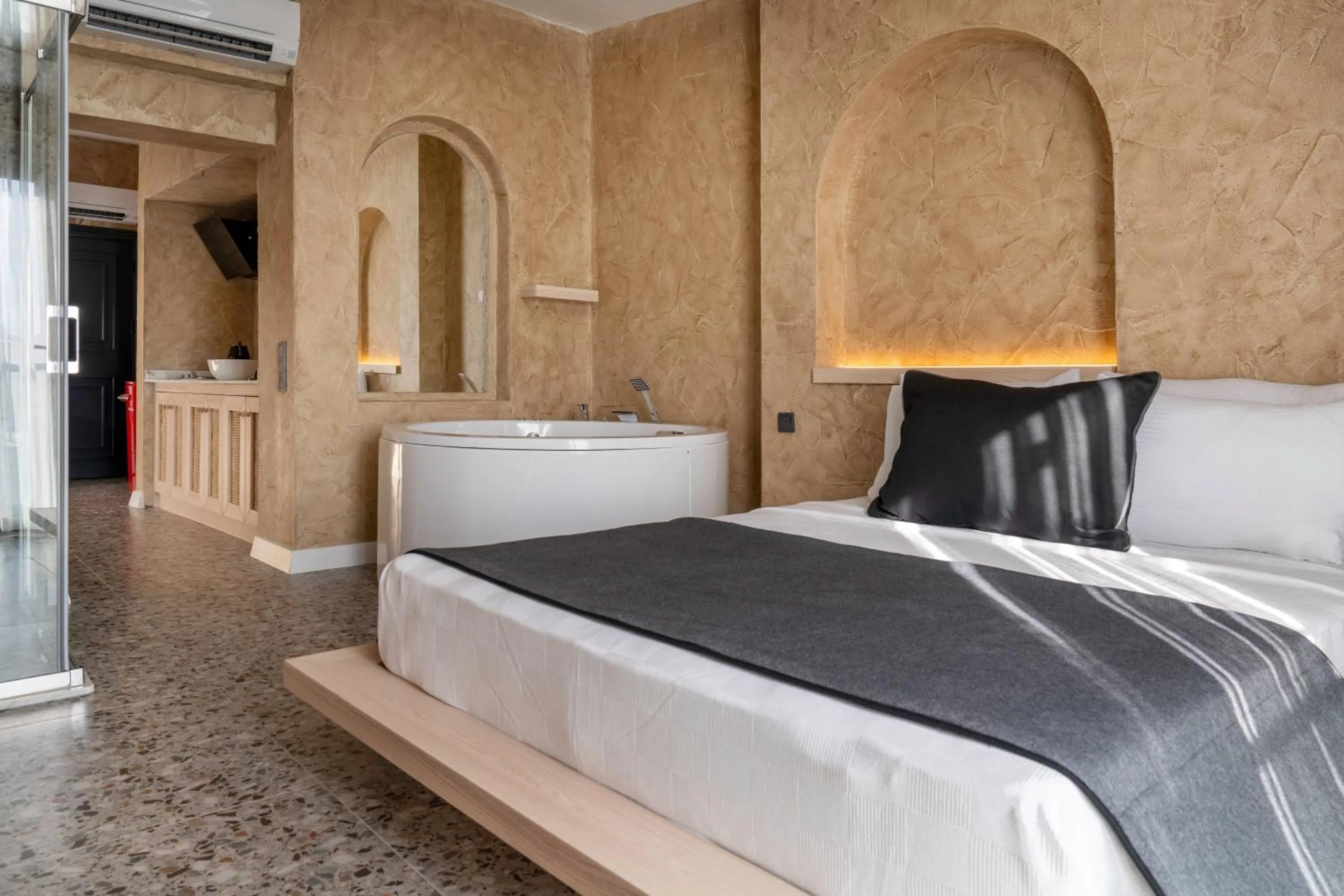 Photo of the whole room, Bed in Lucky Monkey Midi Hotel