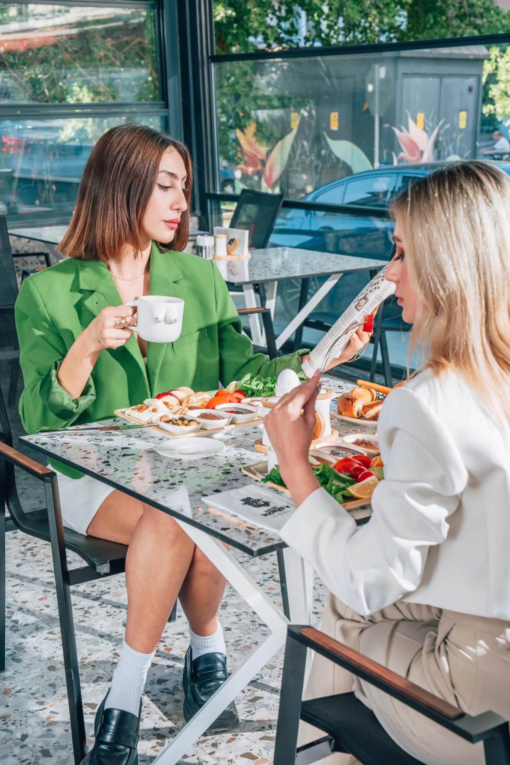 Restaurant/places to eat in Lucky Monkey Midi Hotel