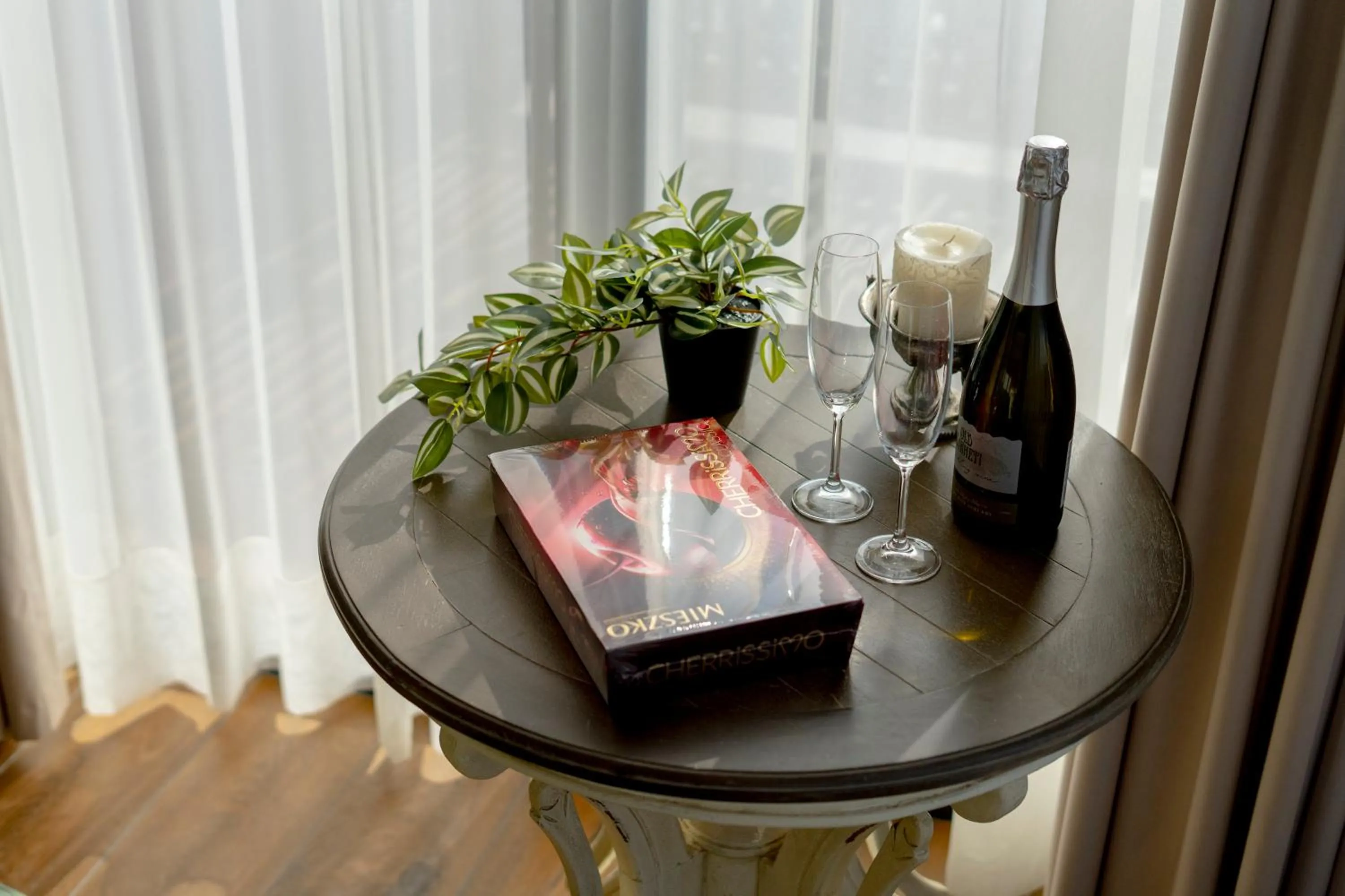 Decorative detail in Iris Hotel