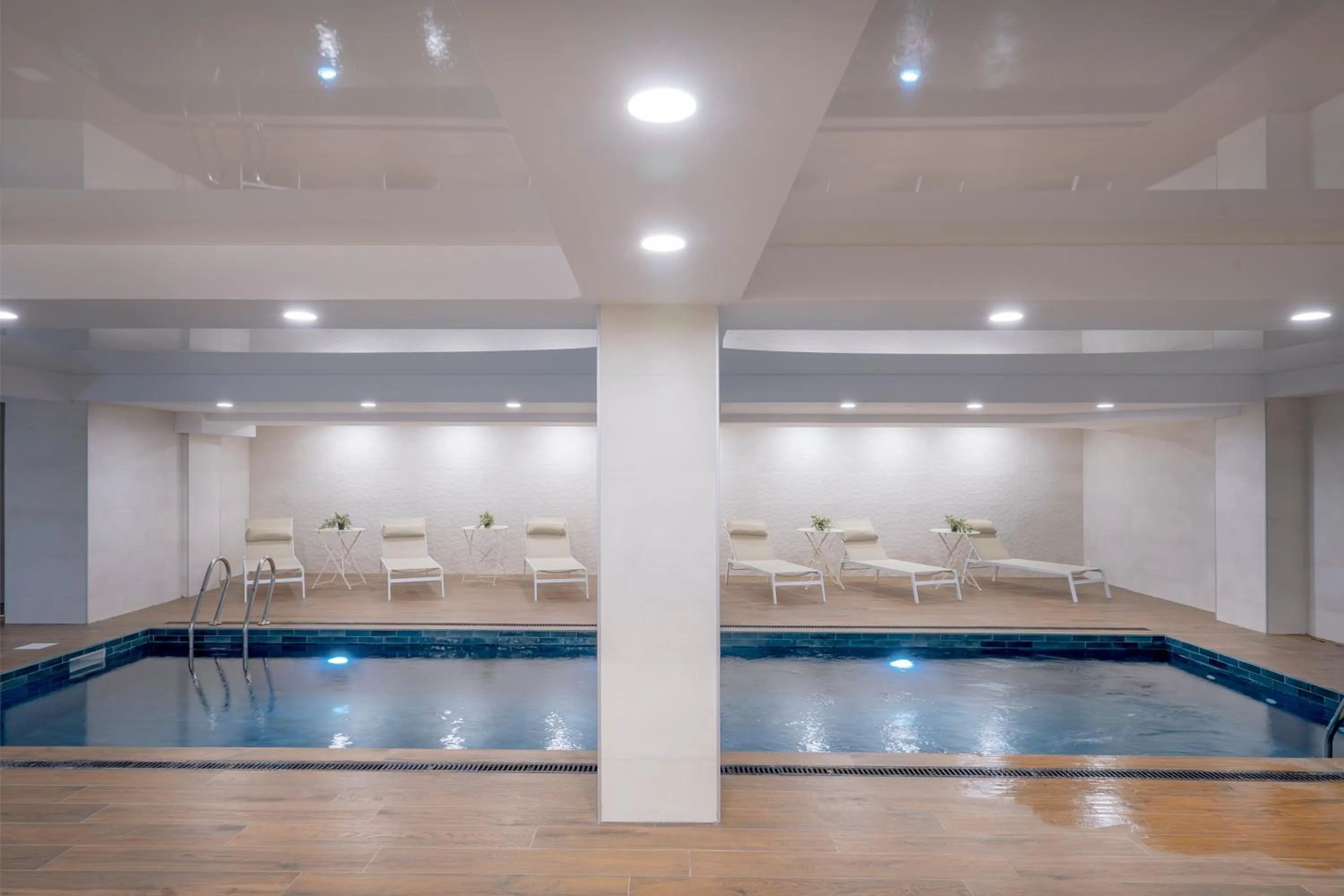 Pool view in Iris Hotel