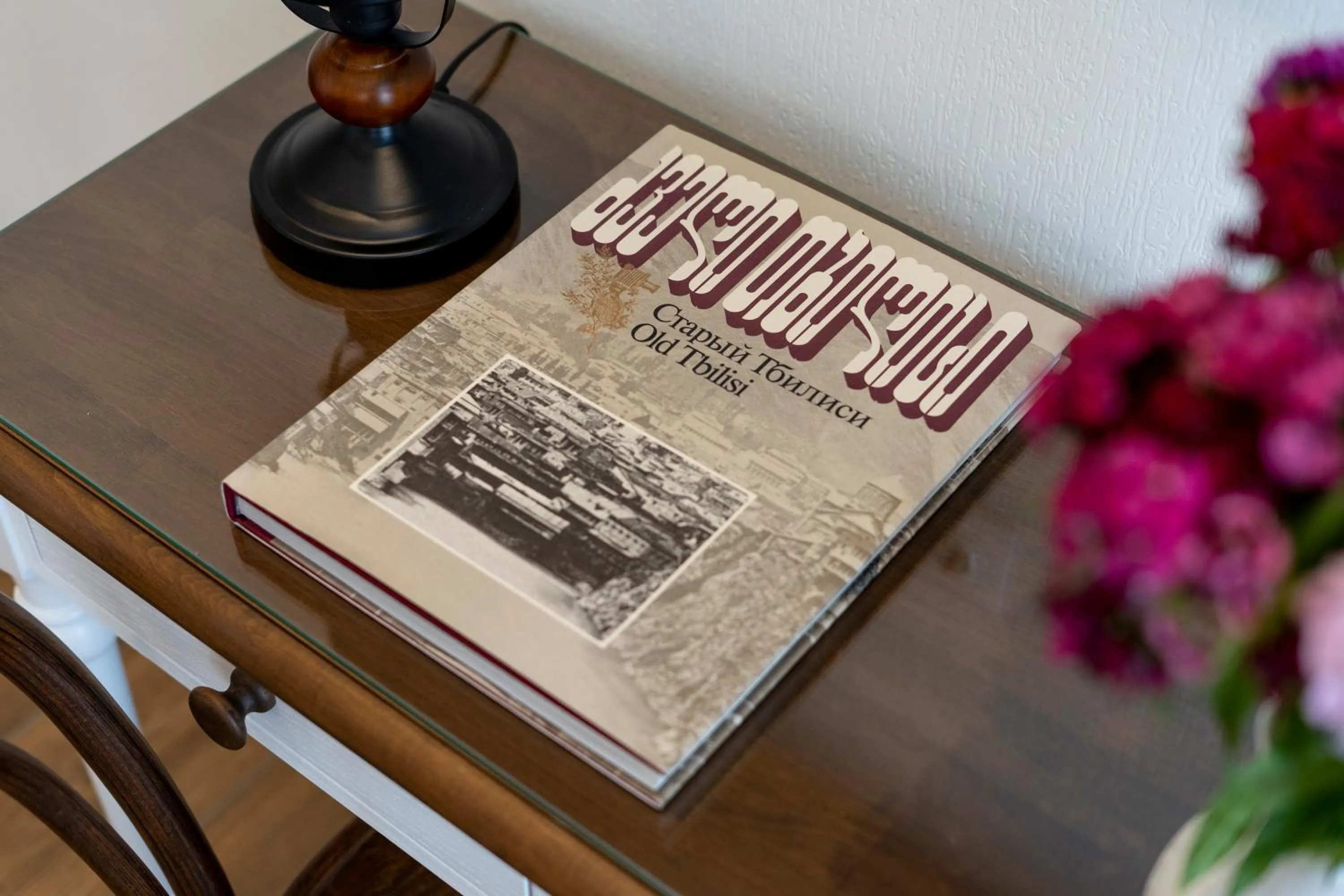 Decorative detail in Iris Hotel