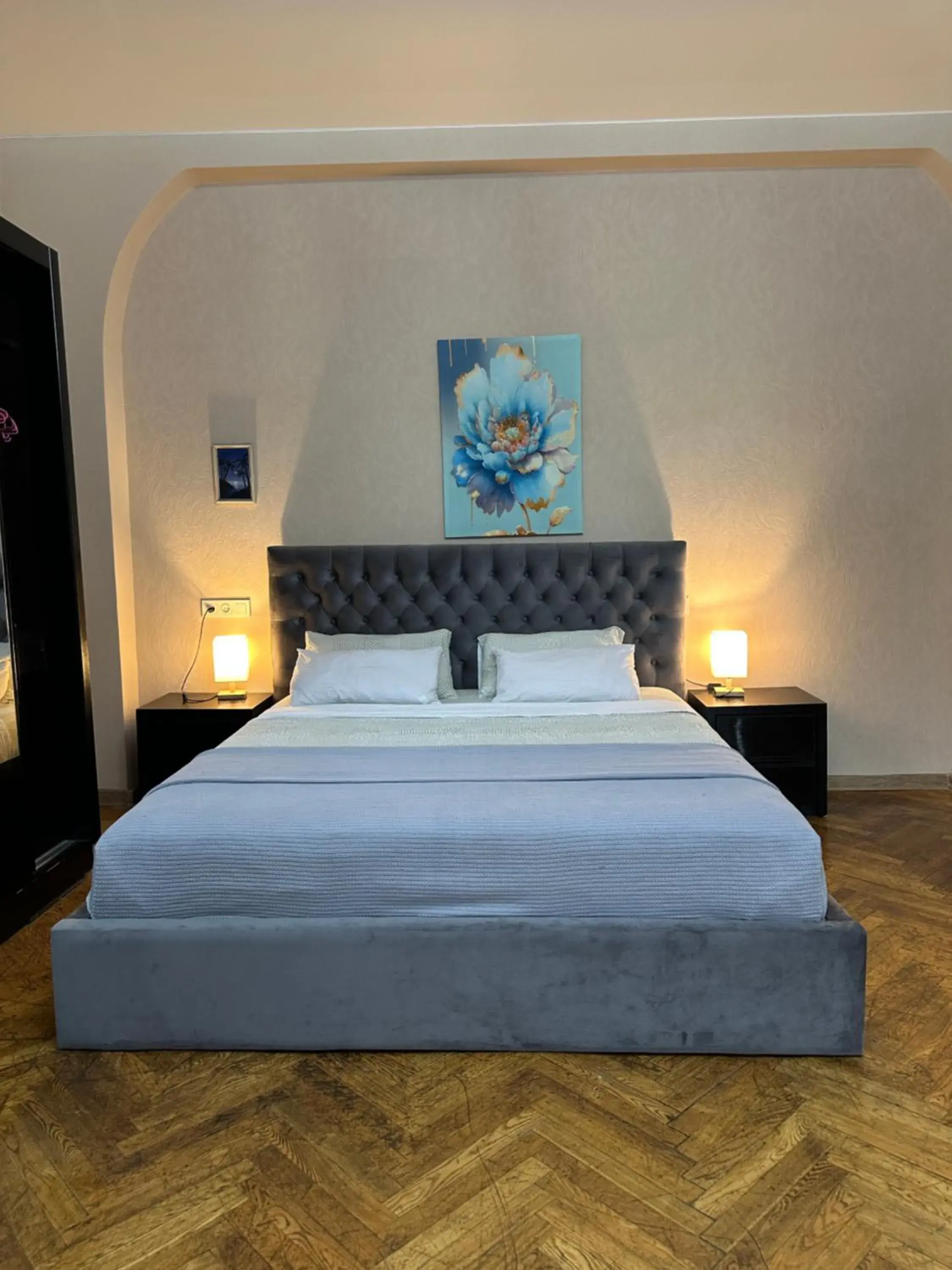 Studio Apartment with Queen Bed in Lali Apart Freedom Square Studio Apartment with Queen Bed in Lali Apart Freedom Square